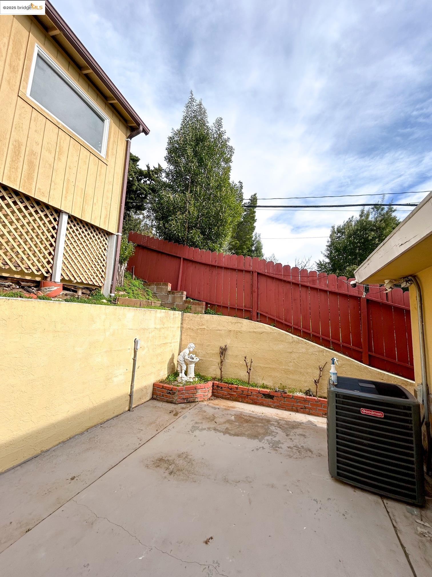 7442 B Hillmont Dr, Oakland, California 94605, 1 Bedroom Bedrooms, 3 Rooms Rooms,15 BathroomsBathrooms,Residential Lease,For Rent,7442 B Hillmont Dr,41095207