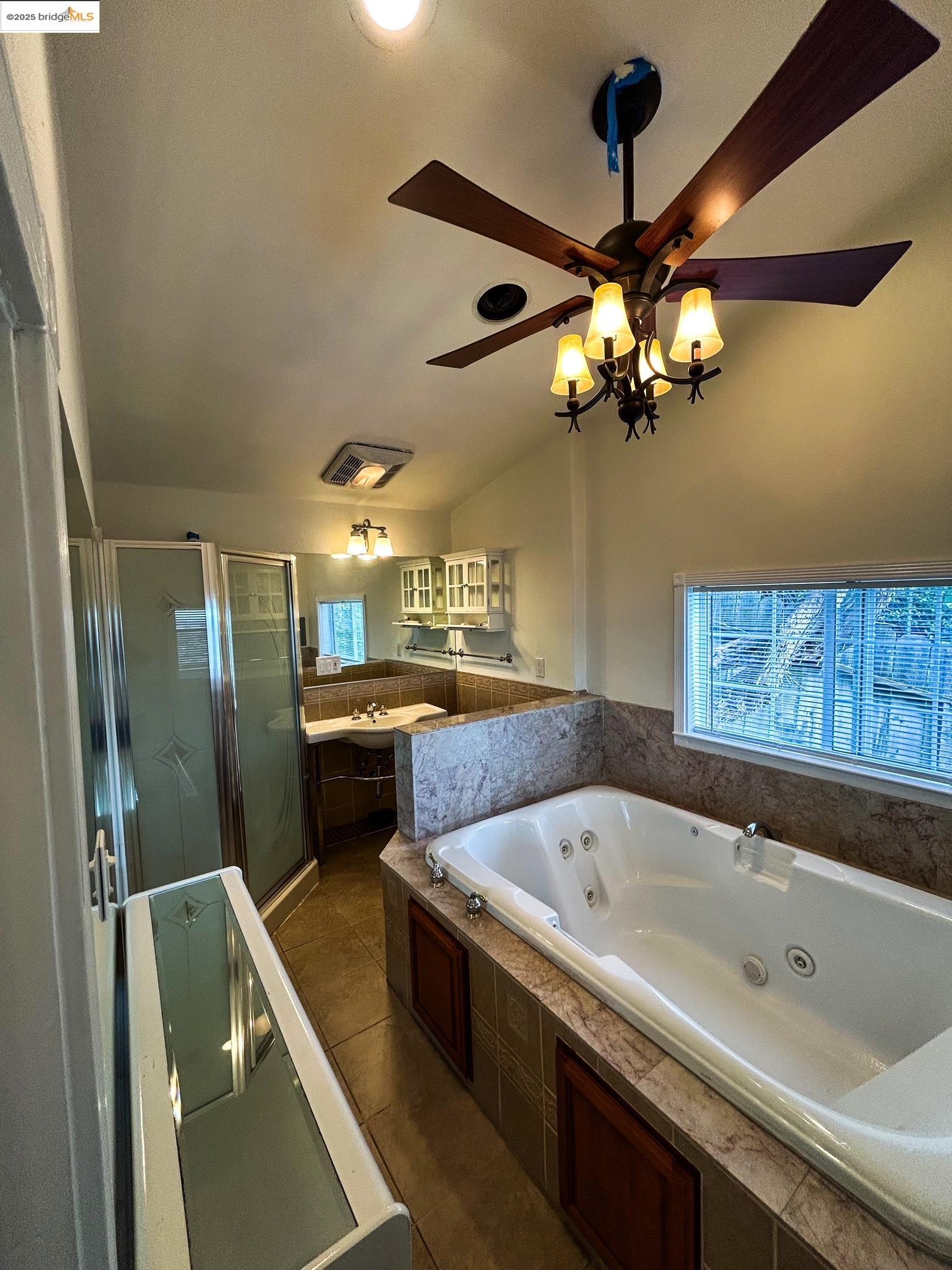 7442 B Hillmont Dr, Oakland, California 94605, 1 Bedroom Bedrooms, 3 Rooms Rooms,15 BathroomsBathrooms,Residential Lease,For Rent,7442 B Hillmont Dr,41095207