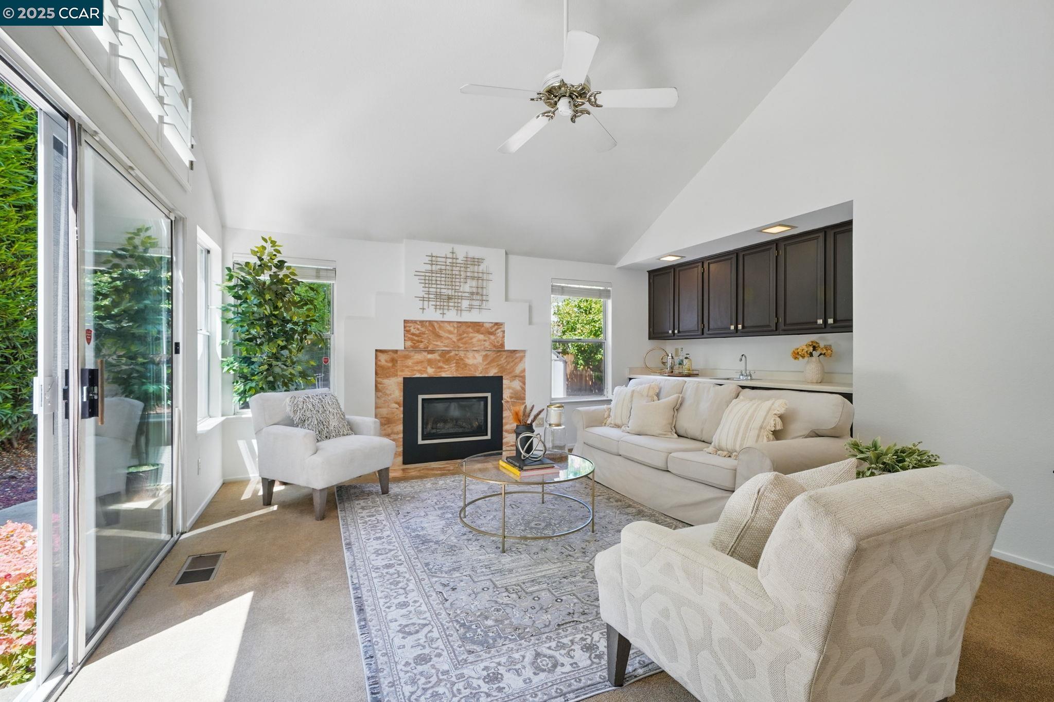 Detail Gallery Image 12 of 41 For 47 La Canada Ct, Clayton,  CA 94517 - 4 Beds | 2/1 Baths