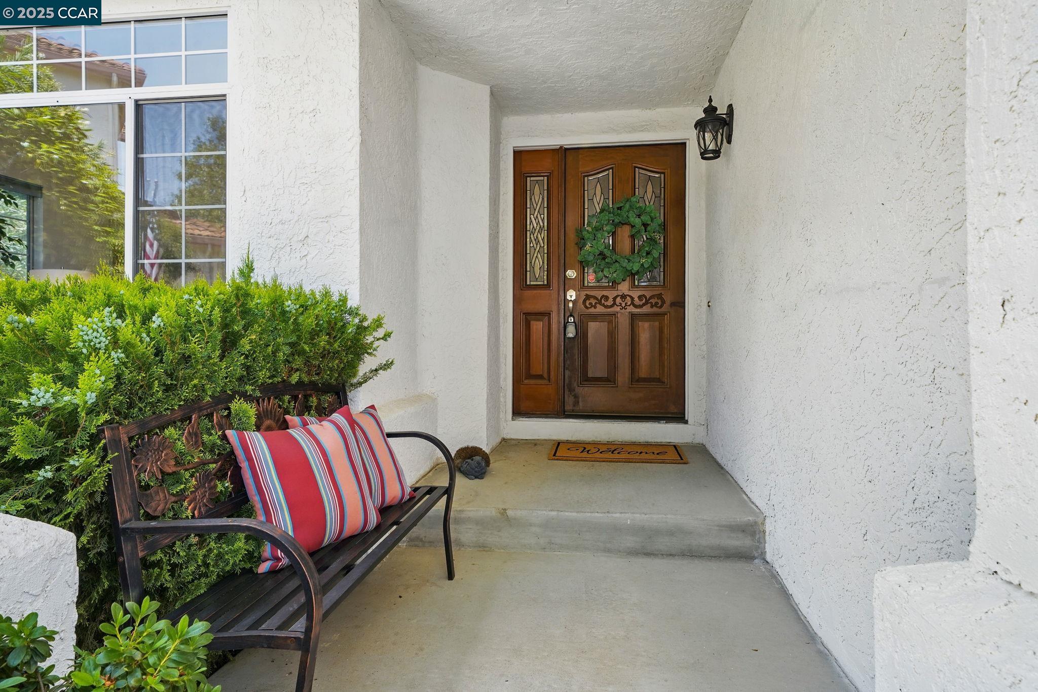 Detail Gallery Image 3 of 41 For 47 La Canada Ct, Clayton,  CA 94517 - 4 Beds | 2/1 Baths
