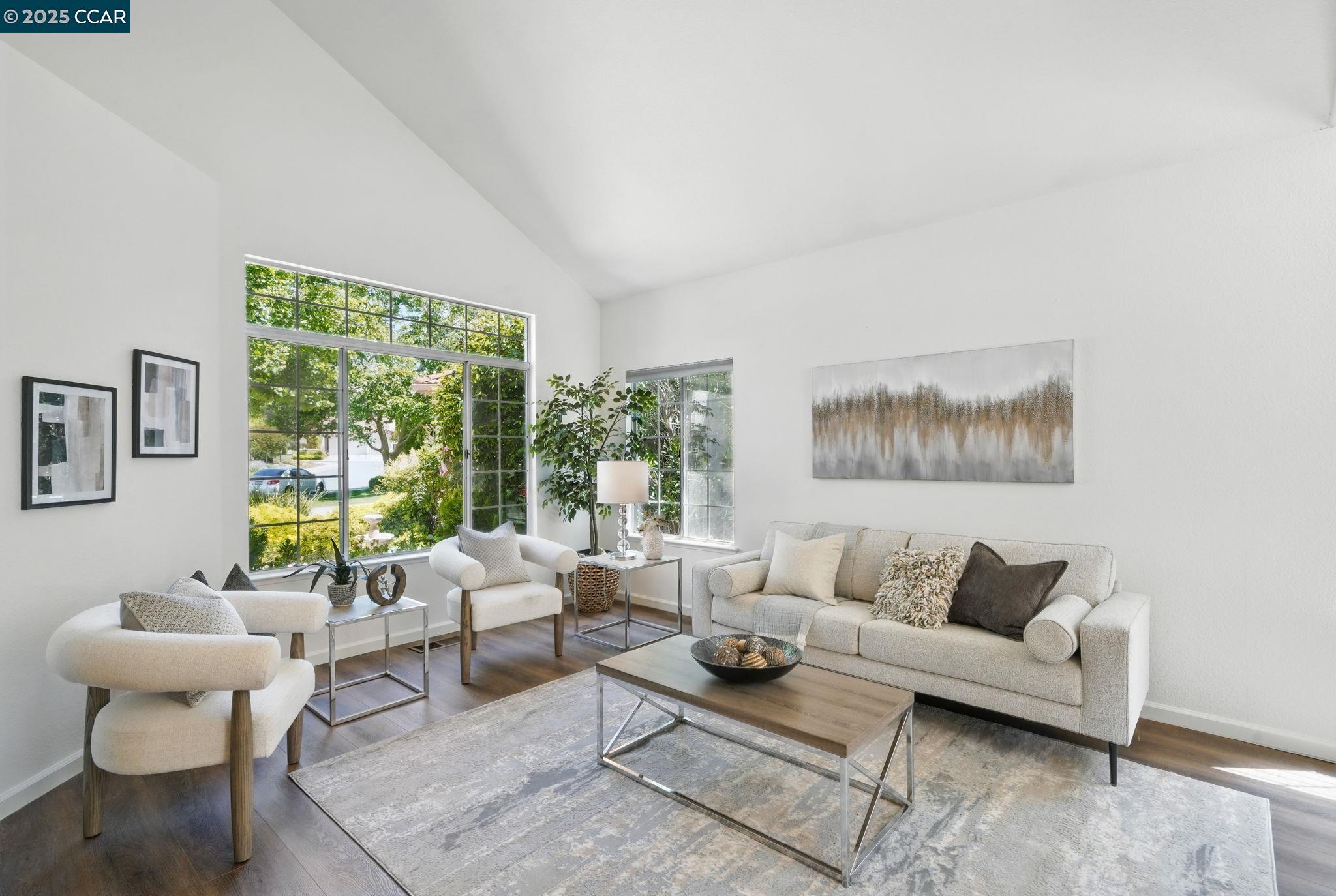 Detail Gallery Image 4 of 41 For 47 La Canada Ct, Clayton,  CA 94517 - 4 Beds | 2/1 Baths