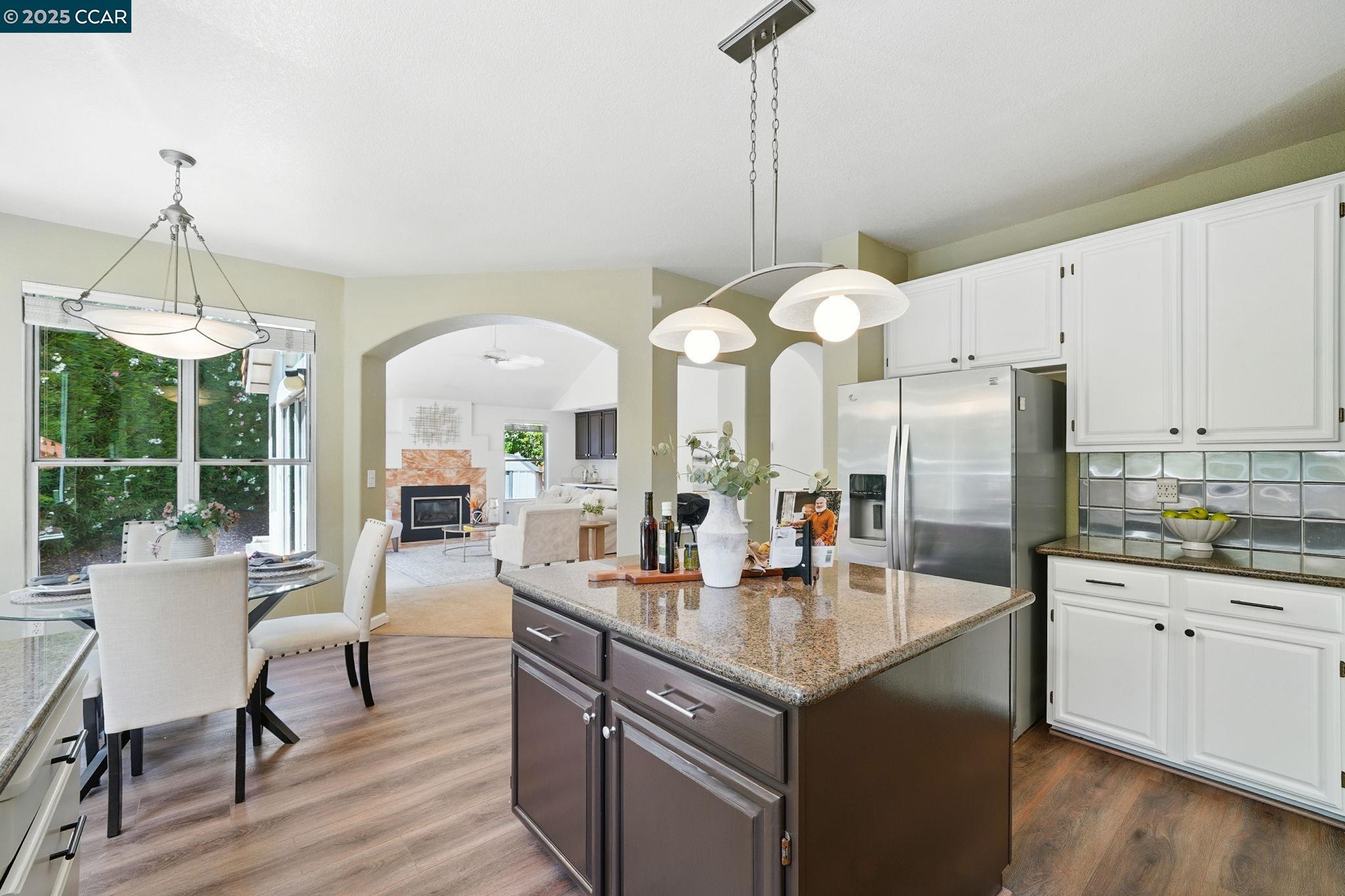 Detail Gallery Image 8 of 43 For 47 La Canada Ct, Clayton,  CA 94517 - 4 Beds | 2/1 Baths