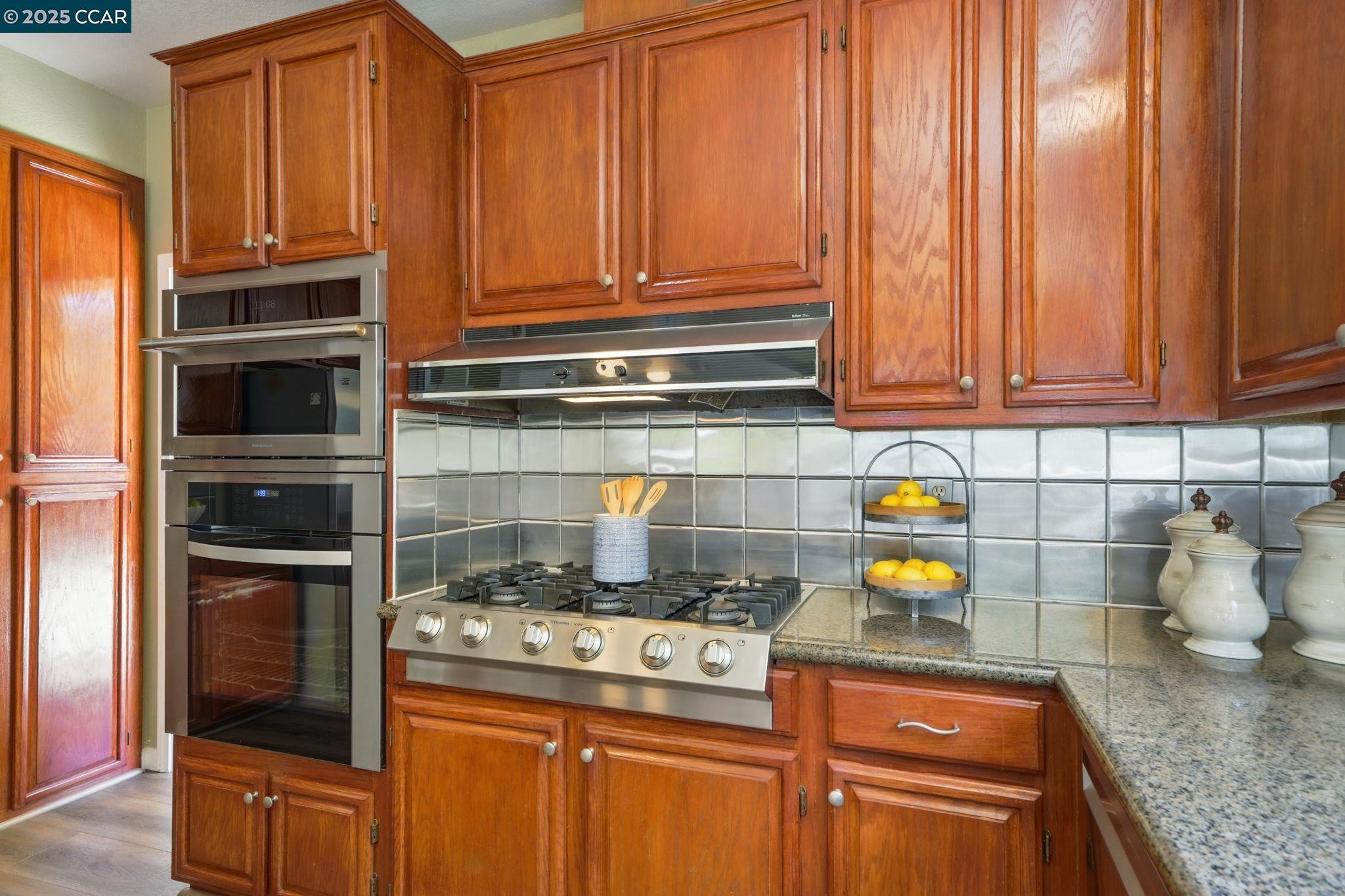 Detail Gallery Image 10 of 41 For 47 La Canada Ct, Clayton,  CA 94517 - 4 Beds | 2/1 Baths