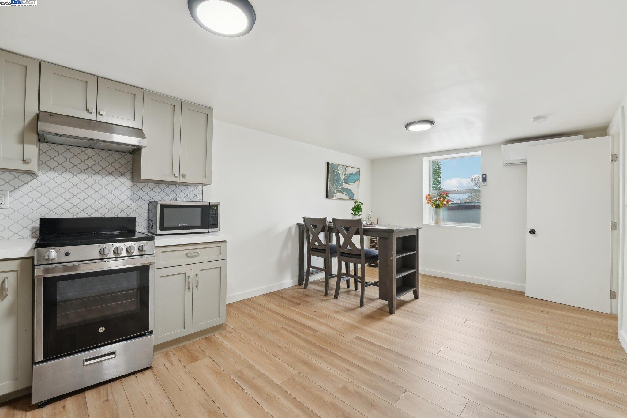 Detail Gallery Image 26 of 60 For 2155 42nd Ave, Oakland,  CA 94601 - – Beds | – Baths