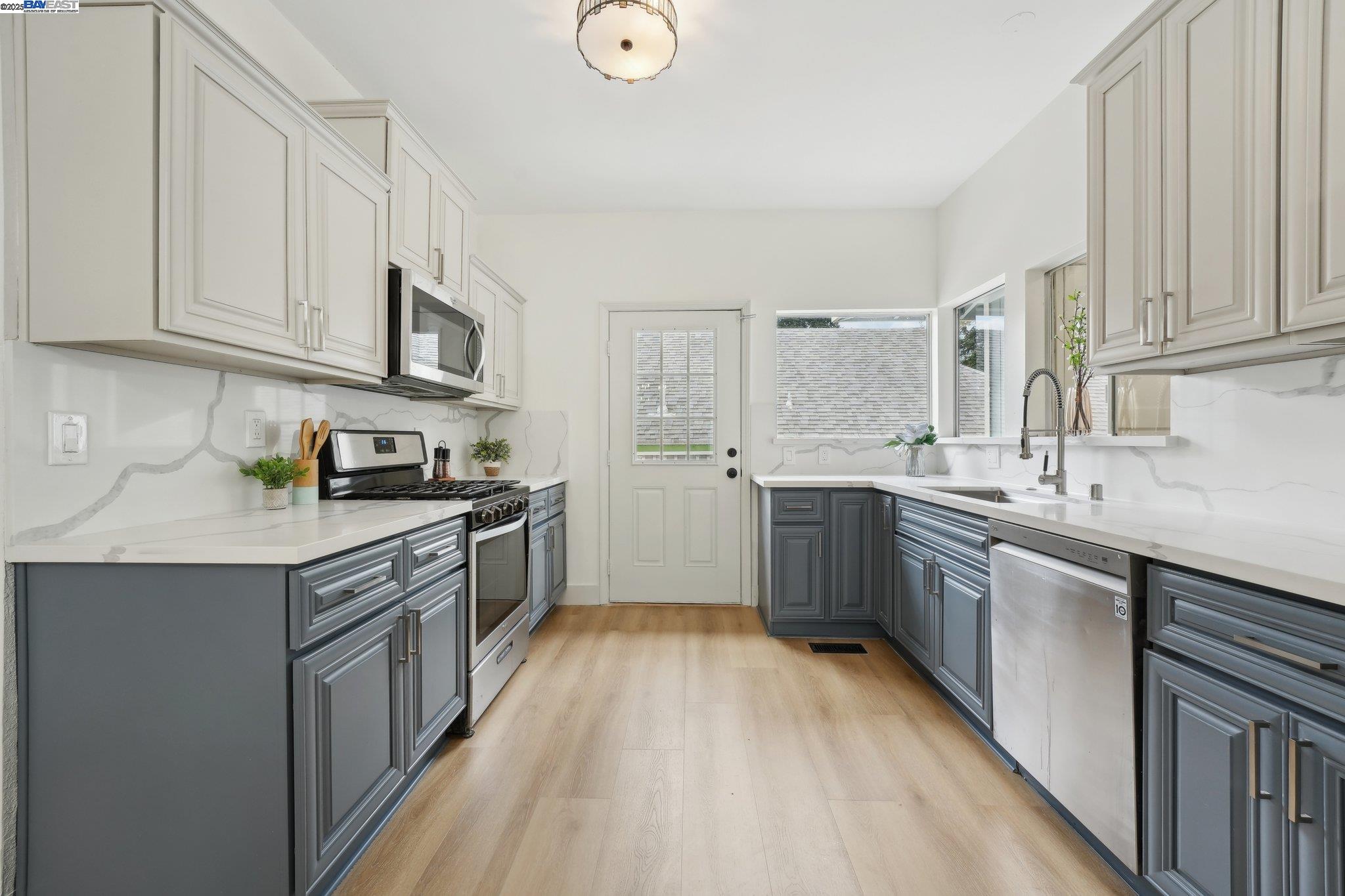 Detail Gallery Image 28 of 60 For 2155 42nd Ave, Oakland,  CA 94601 - – Beds | – Baths