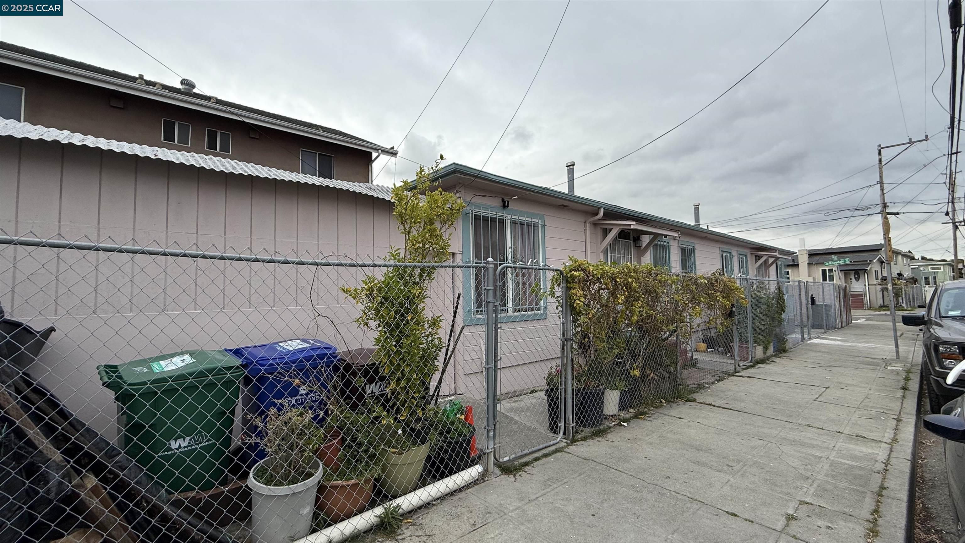 Detail Gallery Image 2 of 8 For 4028 E 18th St, Oakland,  CA 94601 - – Beds | – Baths