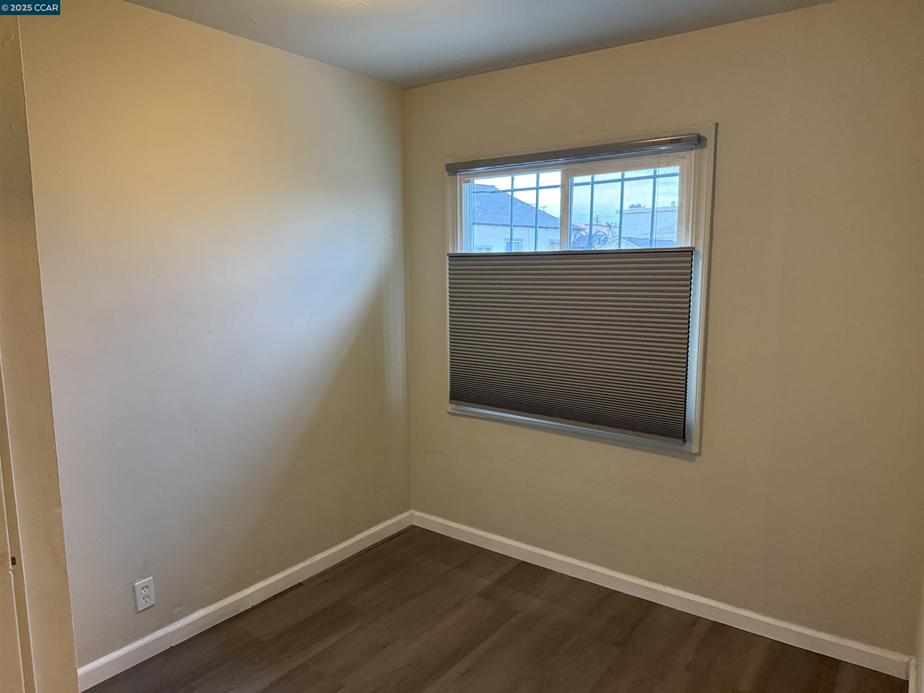 Detail Gallery Image 6 of 8 For 4028 E 18th St, Oakland,  CA 94601 - – Beds | – Baths