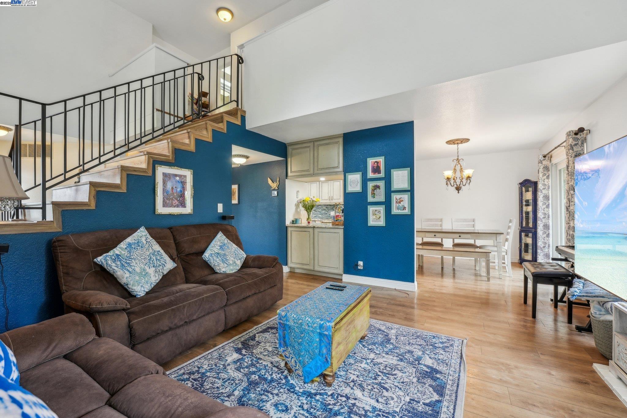 Detail Gallery Image 7 of 57 For 2986 Liberty Dr, Pleasanton,  CA 94566 - 3 Beds | 2/1 Baths