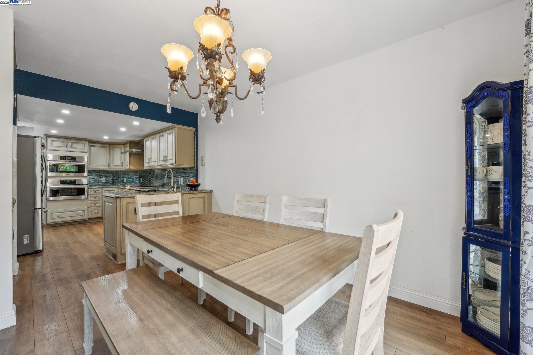 Detail Gallery Image 10 of 57 For 2986 Liberty Dr, Pleasanton,  CA 94566 - 3 Beds | 2/1 Baths