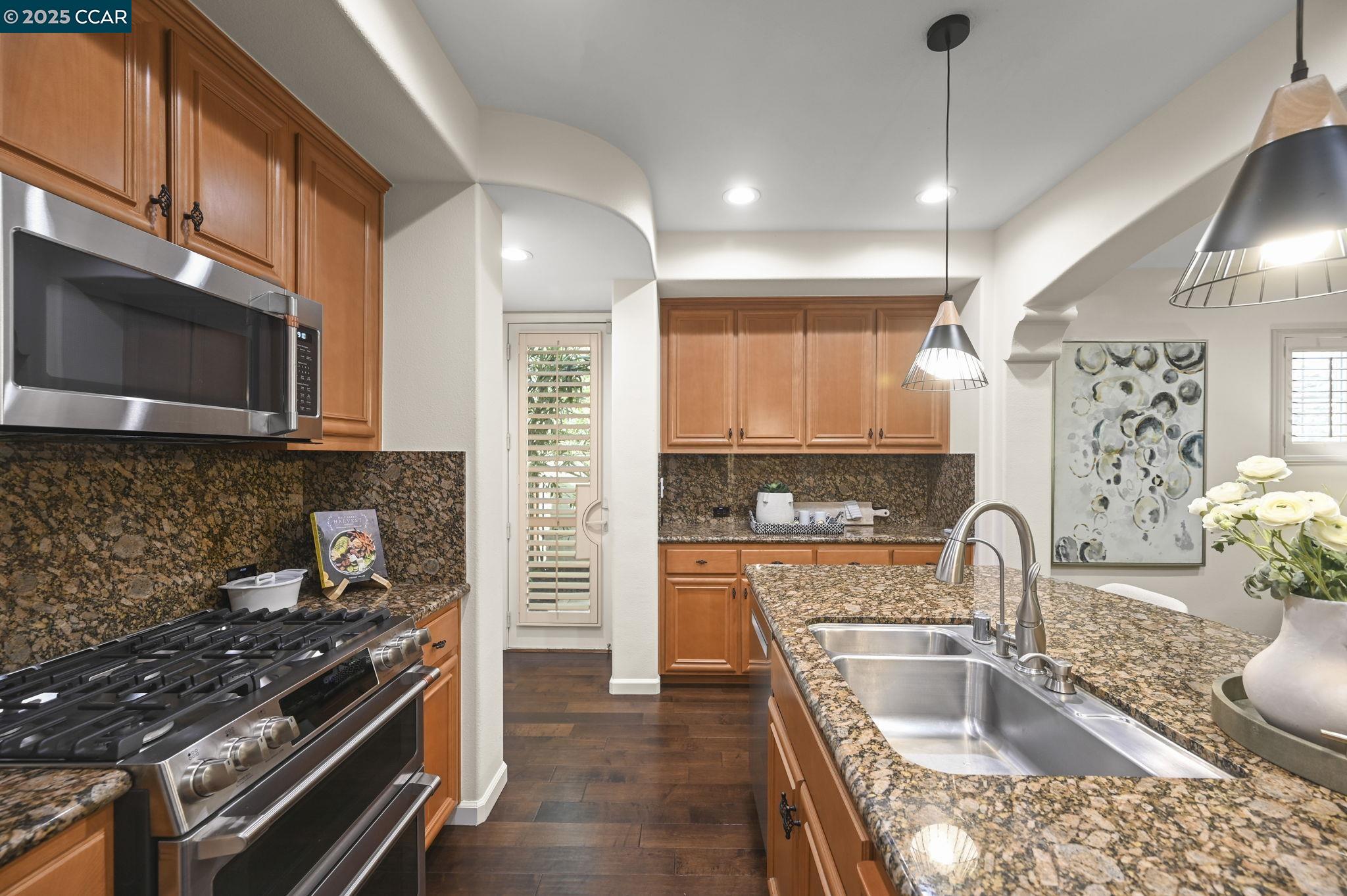 Detail Gallery Image 12 of 53 For 7774 Stoneleaf Rd, San Ramon,  CA 94582 - 3 Beds | 3 Baths