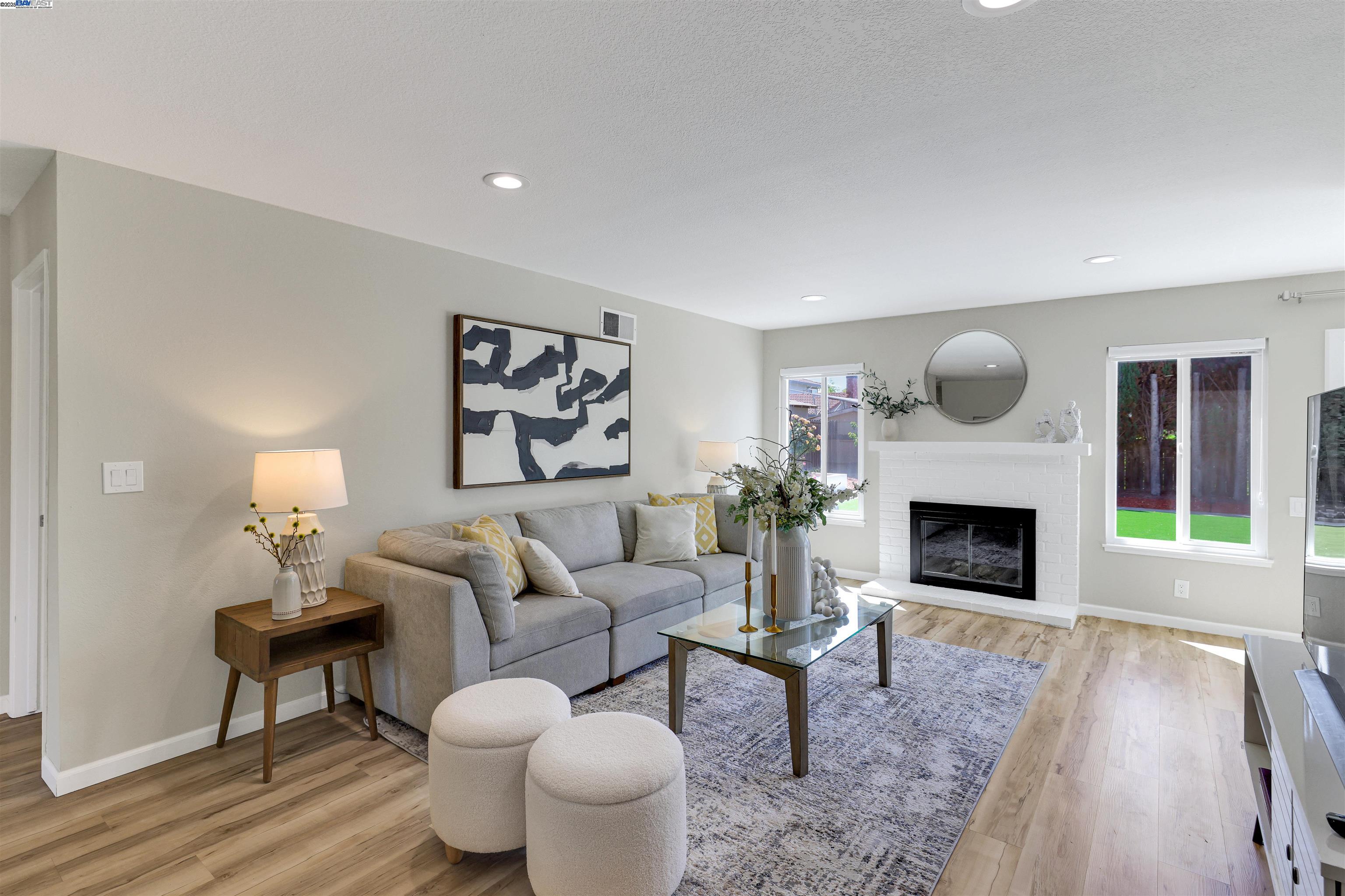 Detail Gallery Image 12 of 44 For 225 Kansas Way, Fremont,  CA 94539 - 3 Beds | 2 Baths