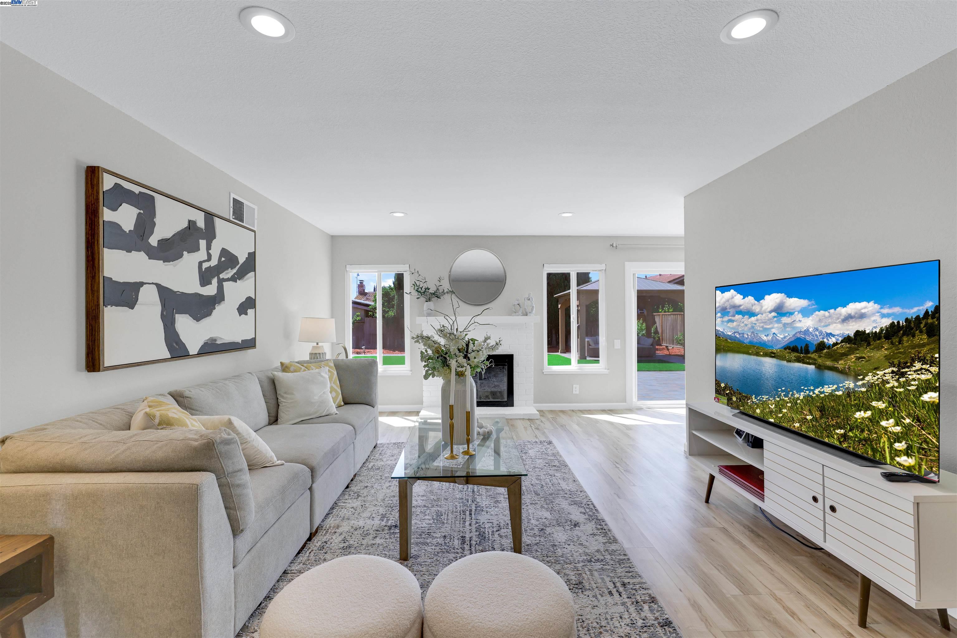 Detail Gallery Image 13 of 44 For 225 Kansas Way, Fremont,  CA 94539 - 3 Beds | 2 Baths