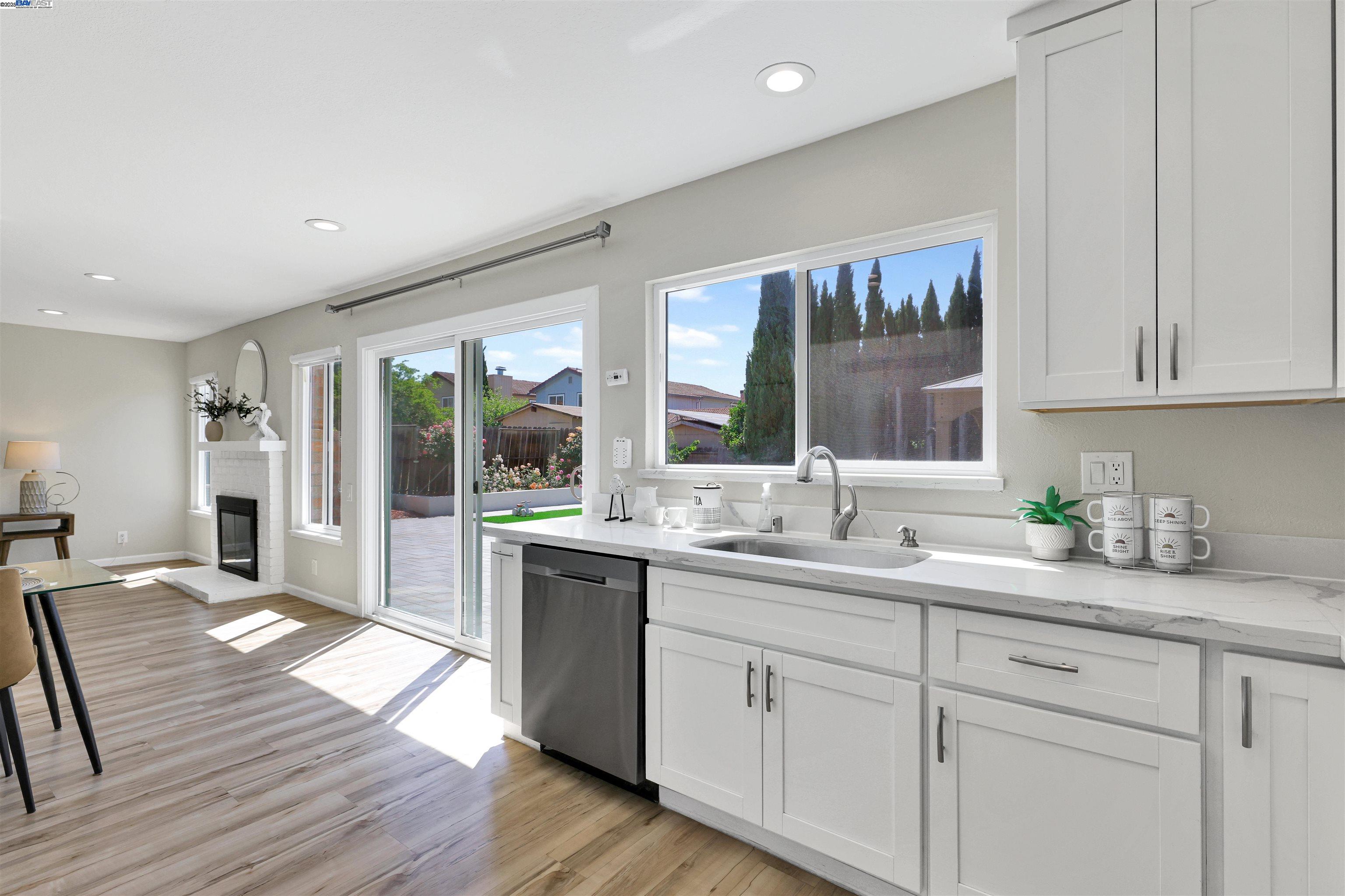 Detail Gallery Image 20 of 44 For 225 Kansas Way, Fremont,  CA 94539 - 3 Beds | 2 Baths