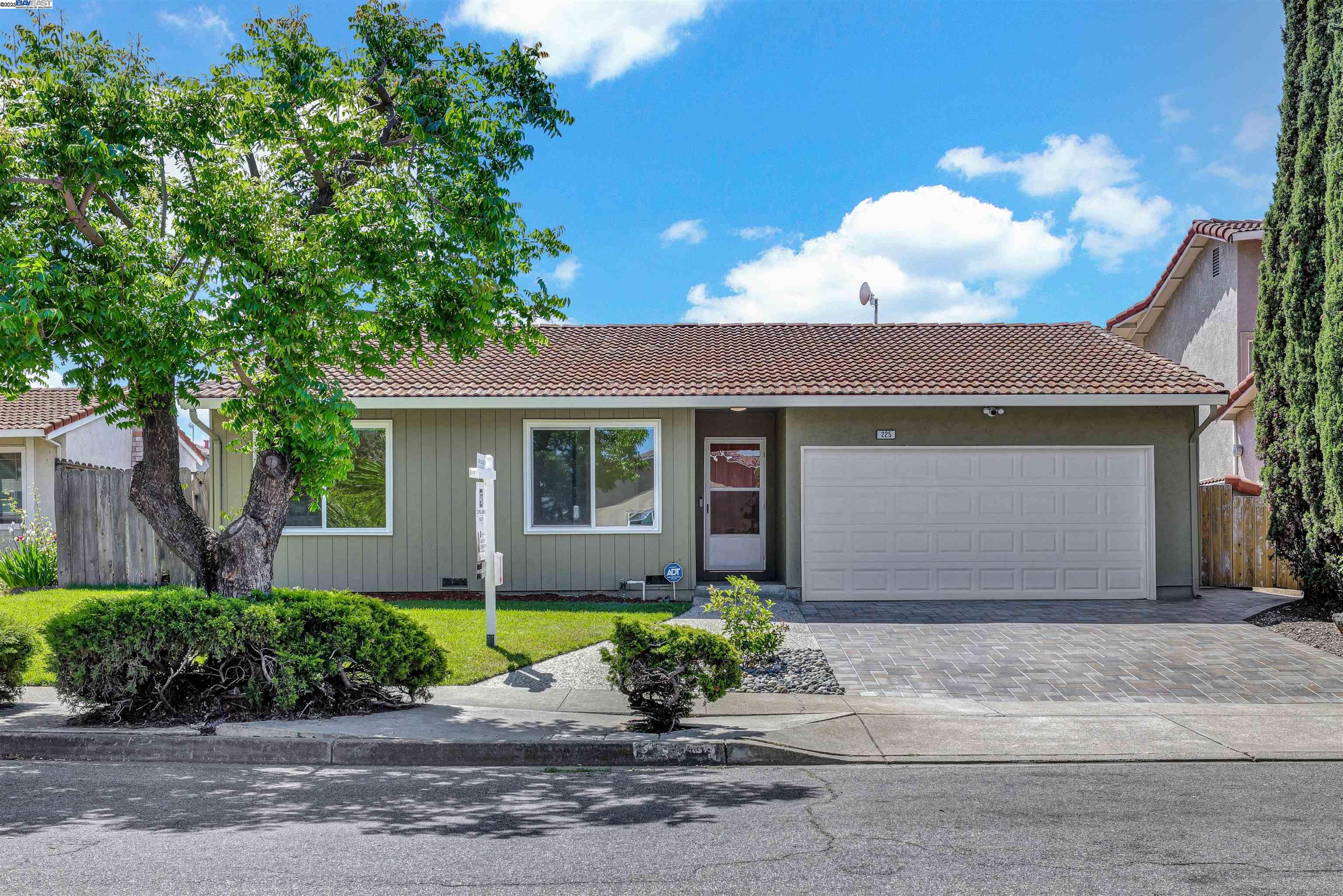Detail Gallery Image 3 of 44 For 225 Kansas Way, Fremont,  CA 94539 - 3 Beds | 2 Baths