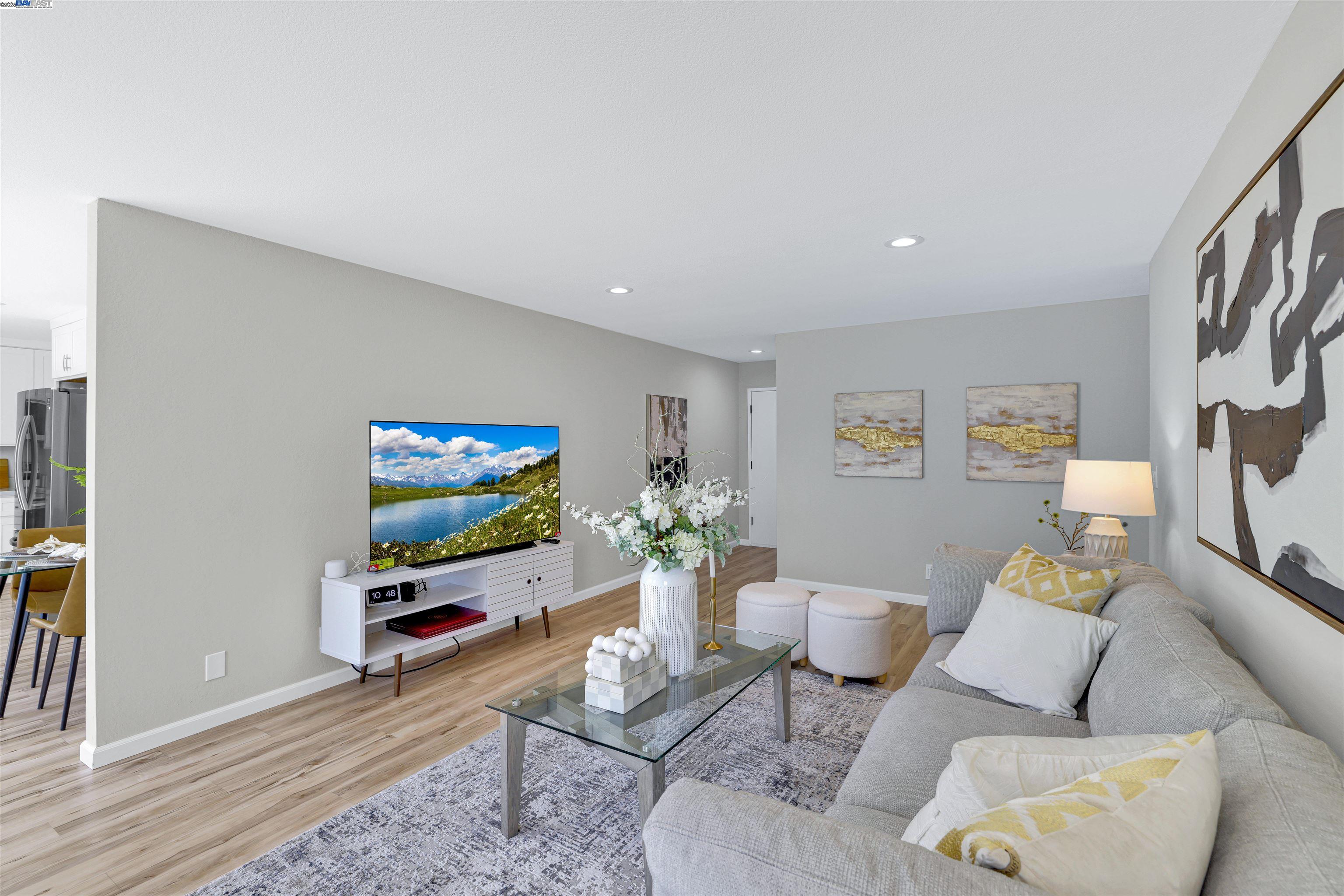 Detail Gallery Image 9 of 44 For 225 Kansas Way, Fremont,  CA 94539 - 3 Beds | 2 Baths