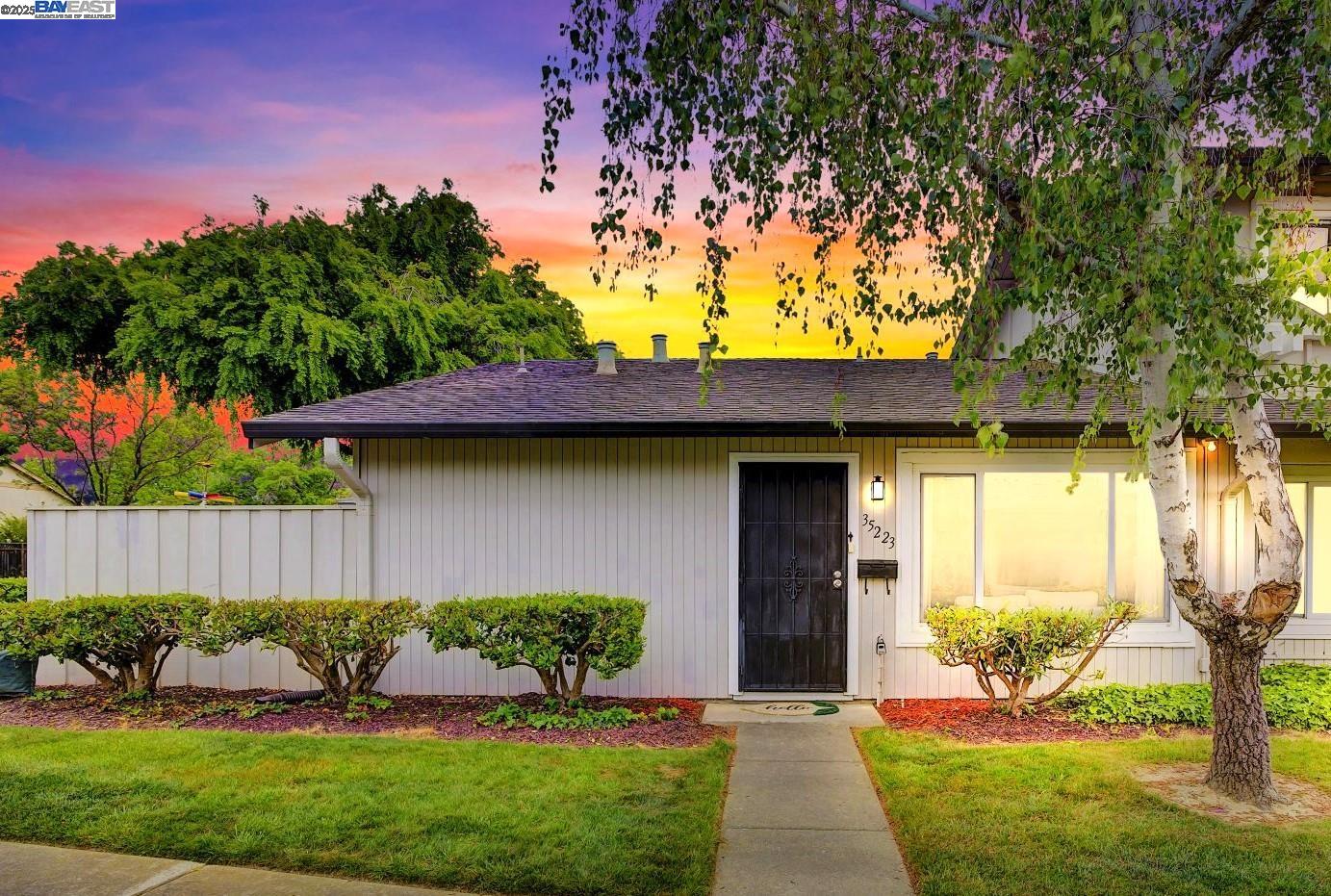 Detail Gallery Image 1 of 29 For 35223 Lido Blvd, Newark,  CA 94560 - 2 Beds | 1/1 Baths