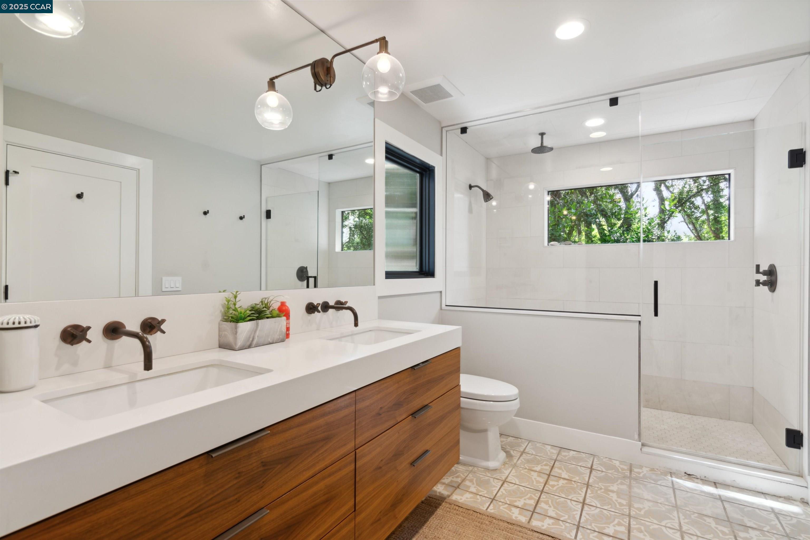 20 Mira Loma Rd, Orinda, California 94563, 3 Bedrooms Bedrooms, 8 Rooms Rooms,3 BathroomsBathrooms,Residential Lease,For Rent,20 Mira Loma Rd,41095229