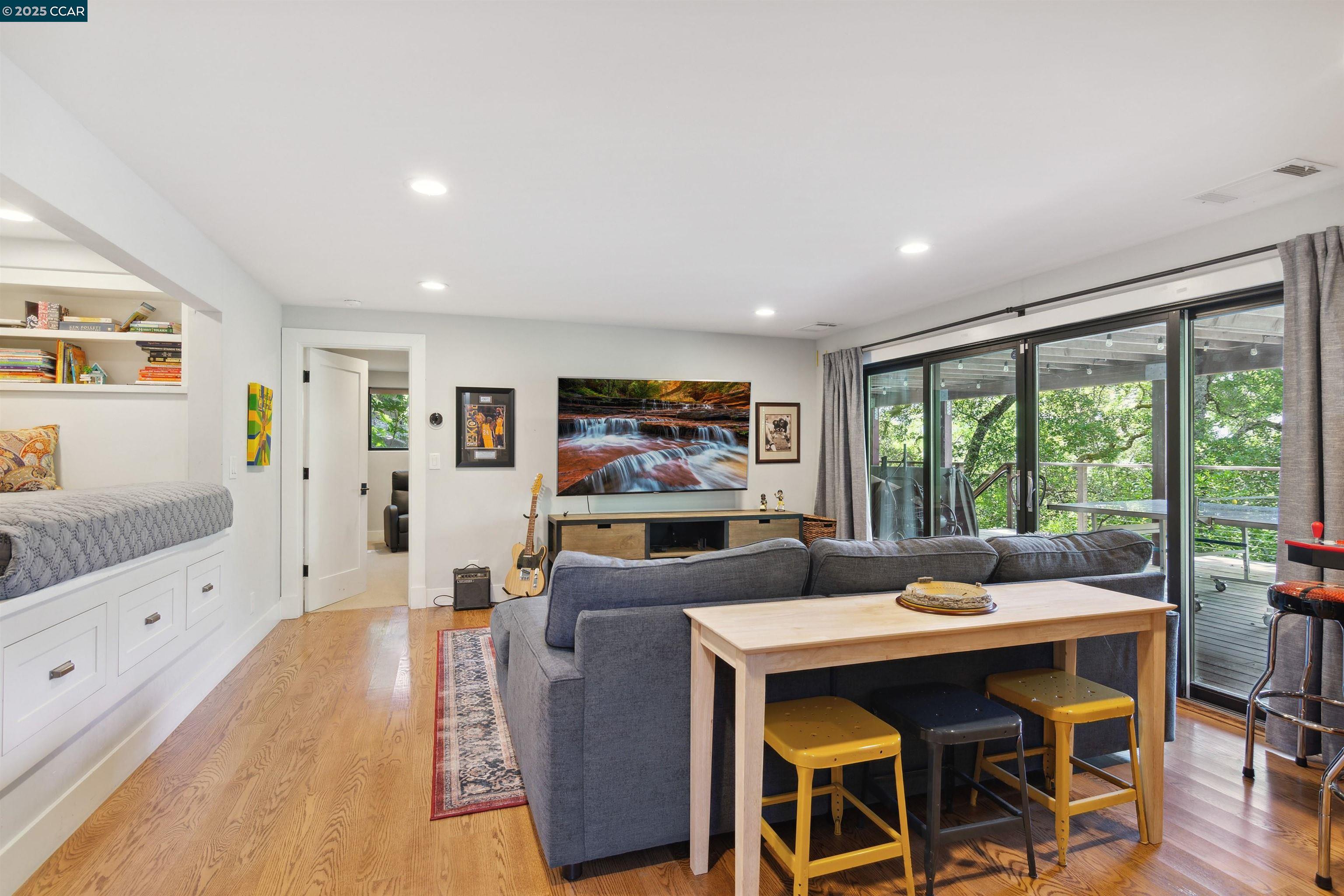 20 Mira Loma Rd, Orinda, California 94563, 3 Bedrooms Bedrooms, 8 Rooms Rooms,3 BathroomsBathrooms,Residential Lease,For Rent,20 Mira Loma Rd,41095229