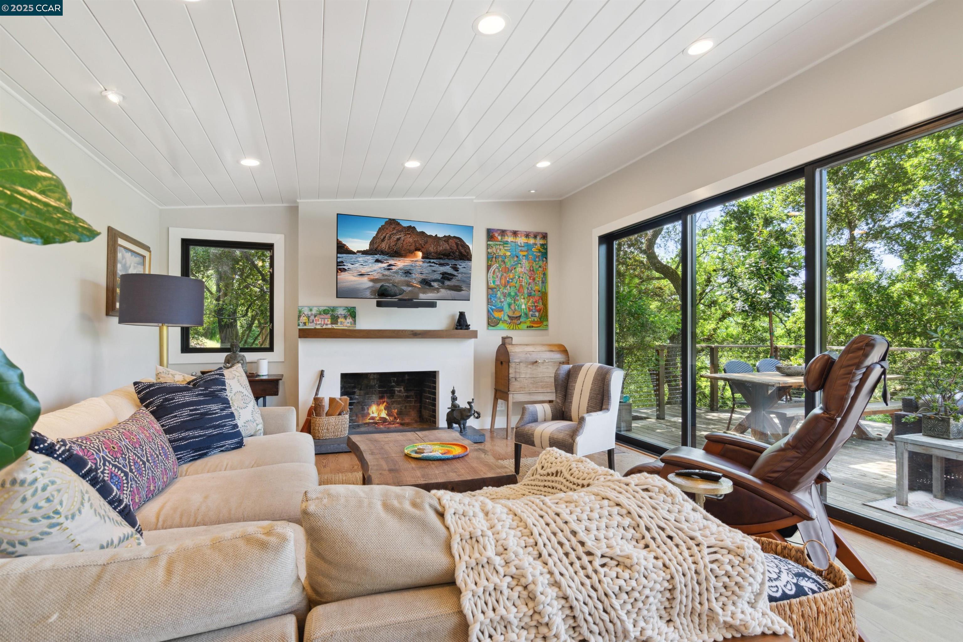 20 Mira Loma Rd, Orinda, California 94563, 3 Bedrooms Bedrooms, 8 Rooms Rooms,3 BathroomsBathrooms,Residential Lease,For Rent,20 Mira Loma Rd,41095229
