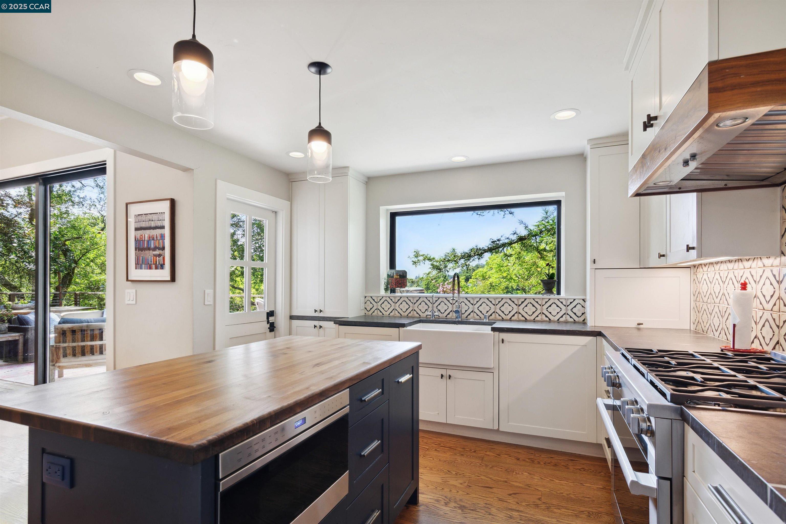 20 Mira Loma Rd, Orinda, California 94563, 3 Bedrooms Bedrooms, 8 Rooms Rooms,3 BathroomsBathrooms,Residential Lease,For Rent,20 Mira Loma Rd,41095229