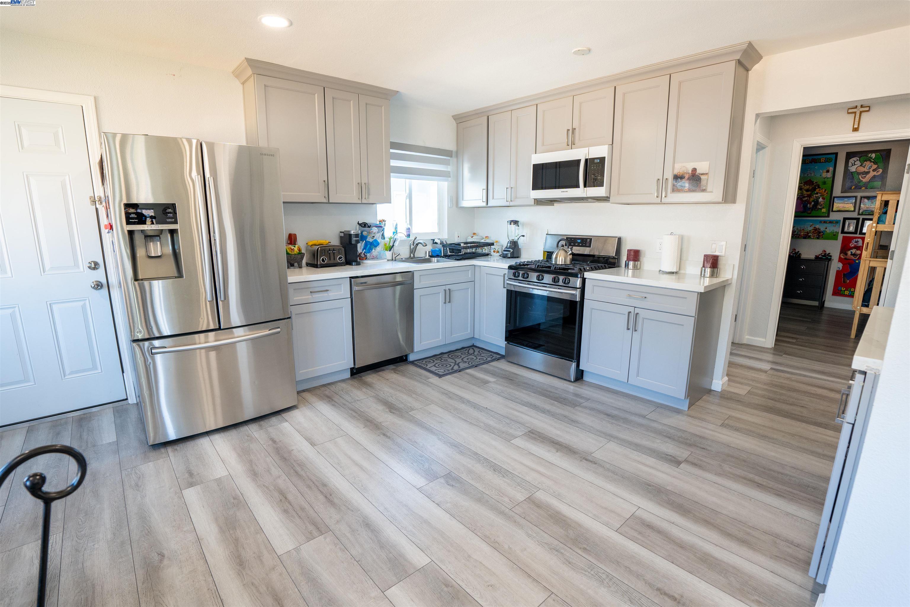 Detail Gallery Image 6 of 8 For 22123 Peralta St, Hayward,  CA 94541 - – Beds | – Baths