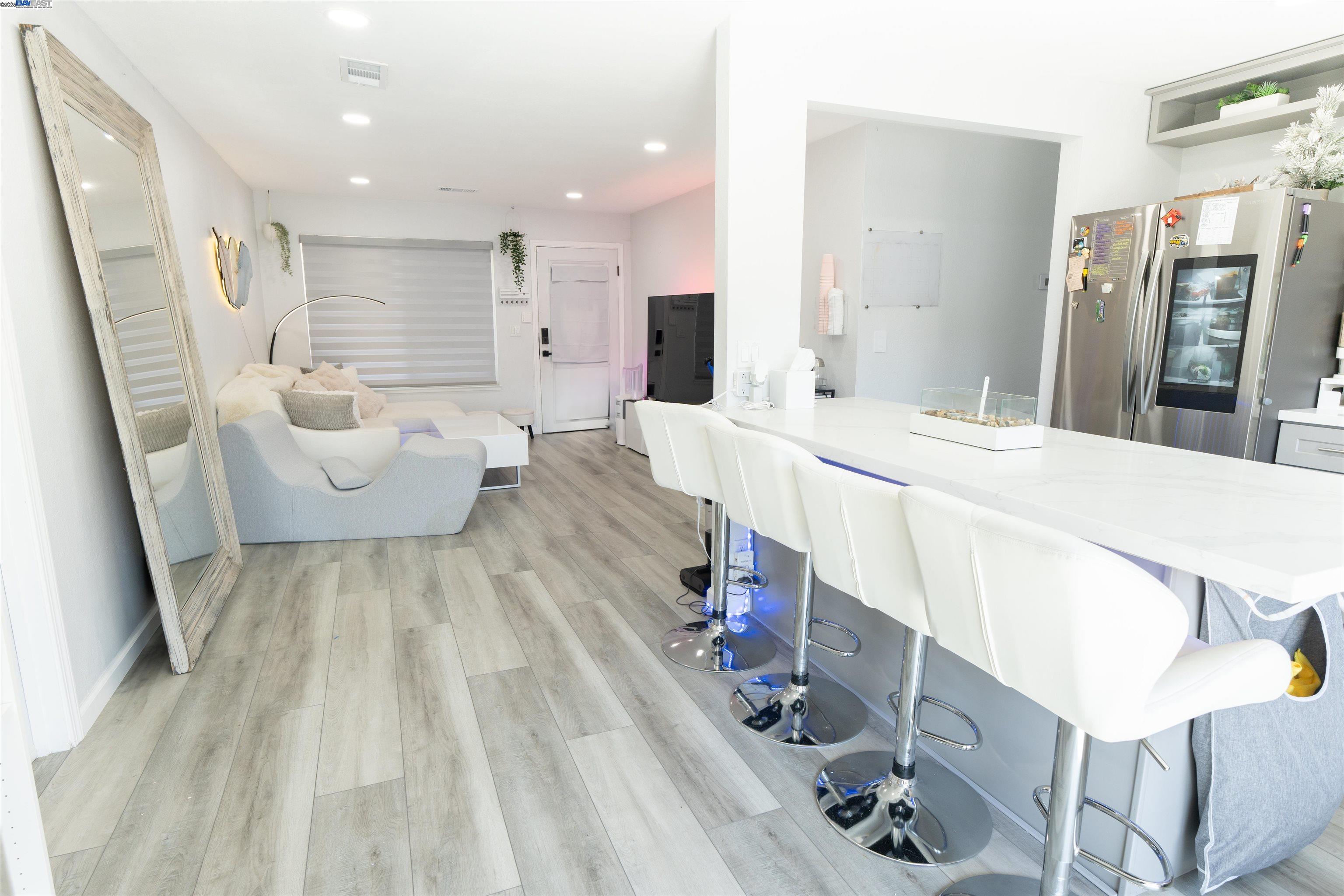 Detail Gallery Image 7 of 8 For 22123 Peralta St, Hayward,  CA 94541 - – Beds | – Baths