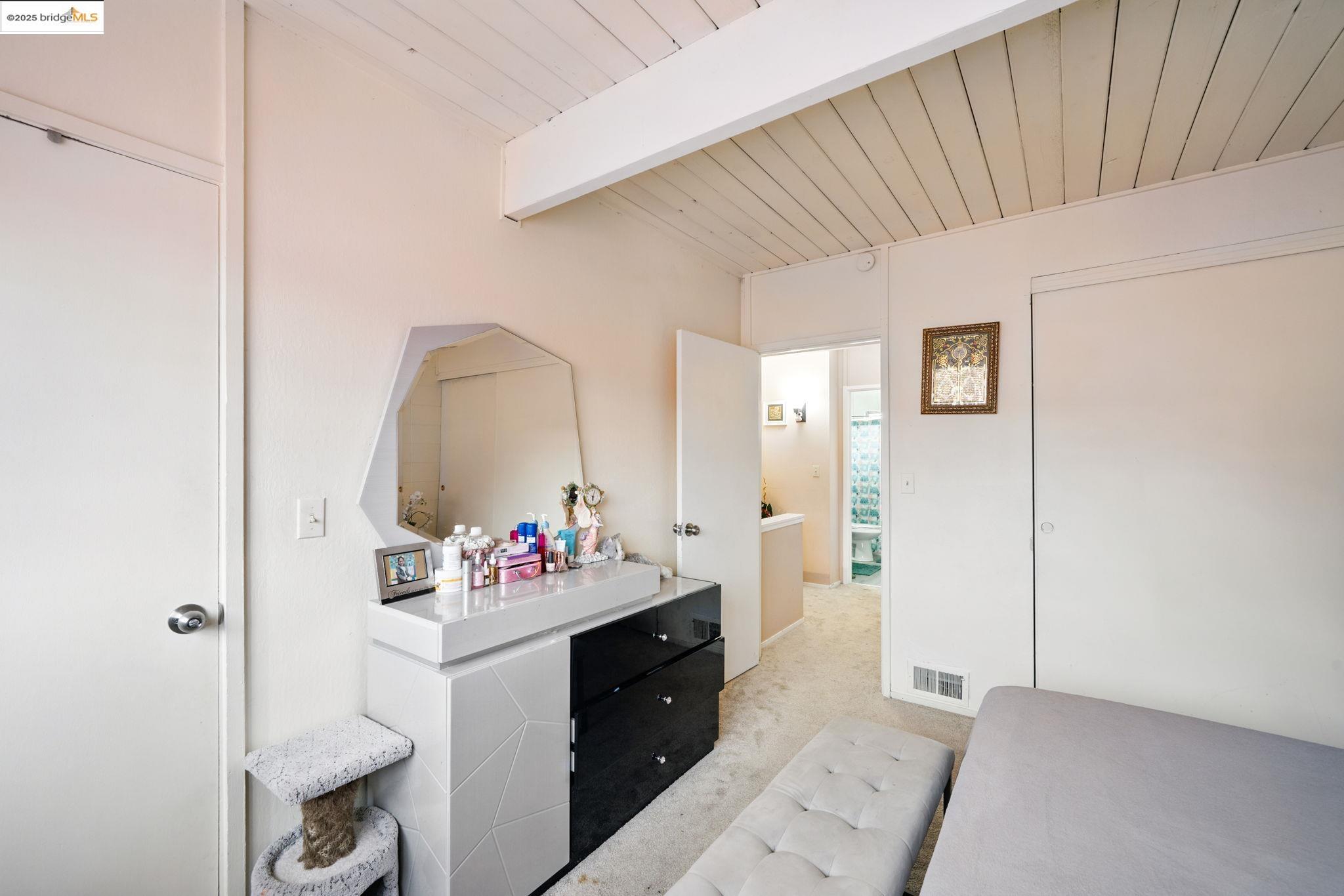 27505 Tampa Avenue # 16, Hayward, California 94544, 2 Bedrooms Bedrooms, 4 Rooms Rooms,1 BathroomBathrooms,Residential Lease,For Rent,27505 Tampa Avenue # 16,41095238