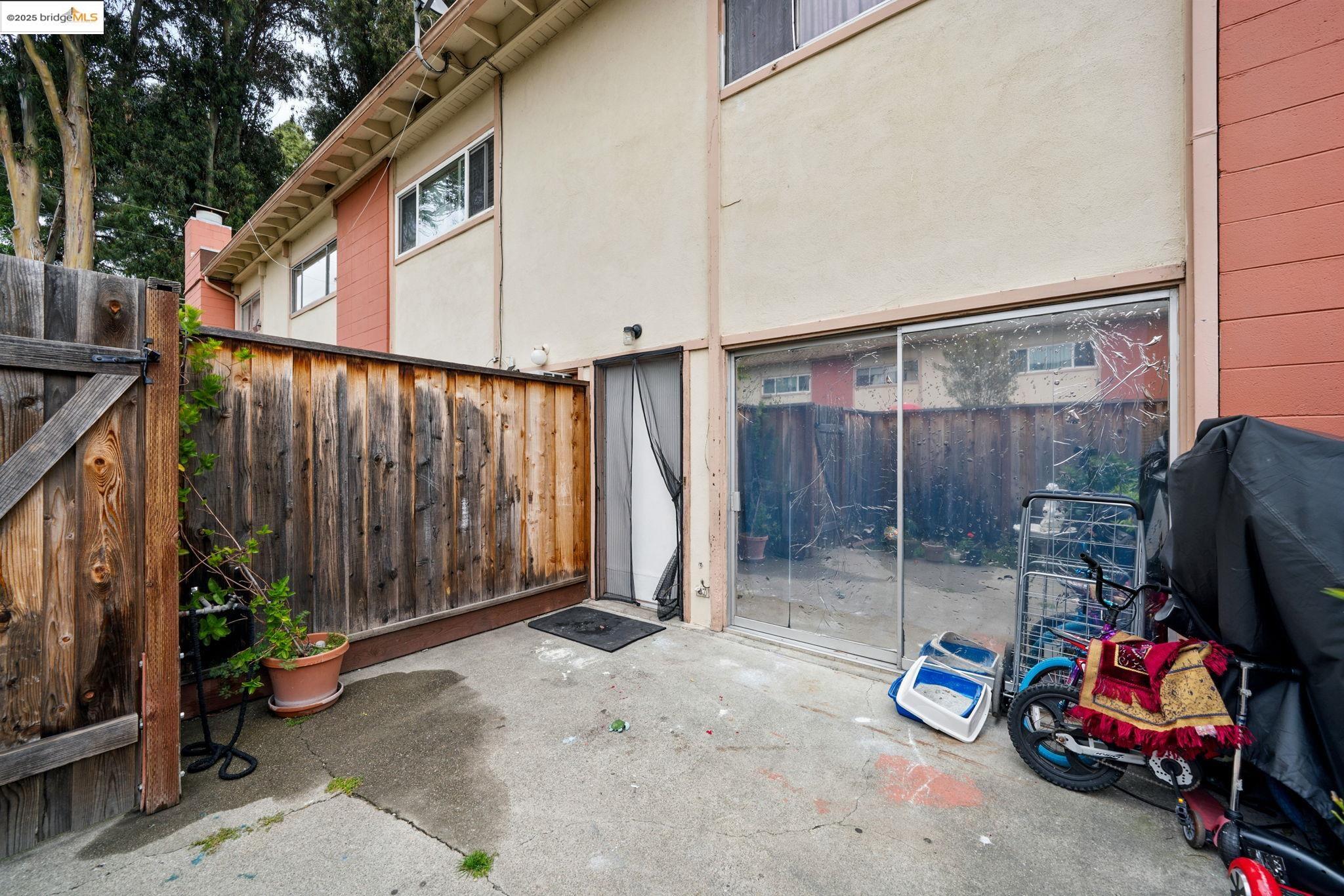 27505 Tampa Avenue # 16, Hayward, California 94544, 2 Bedrooms Bedrooms, 4 Rooms Rooms,1 BathroomBathrooms,Residential Lease,For Rent,27505 Tampa Avenue # 16,41095238