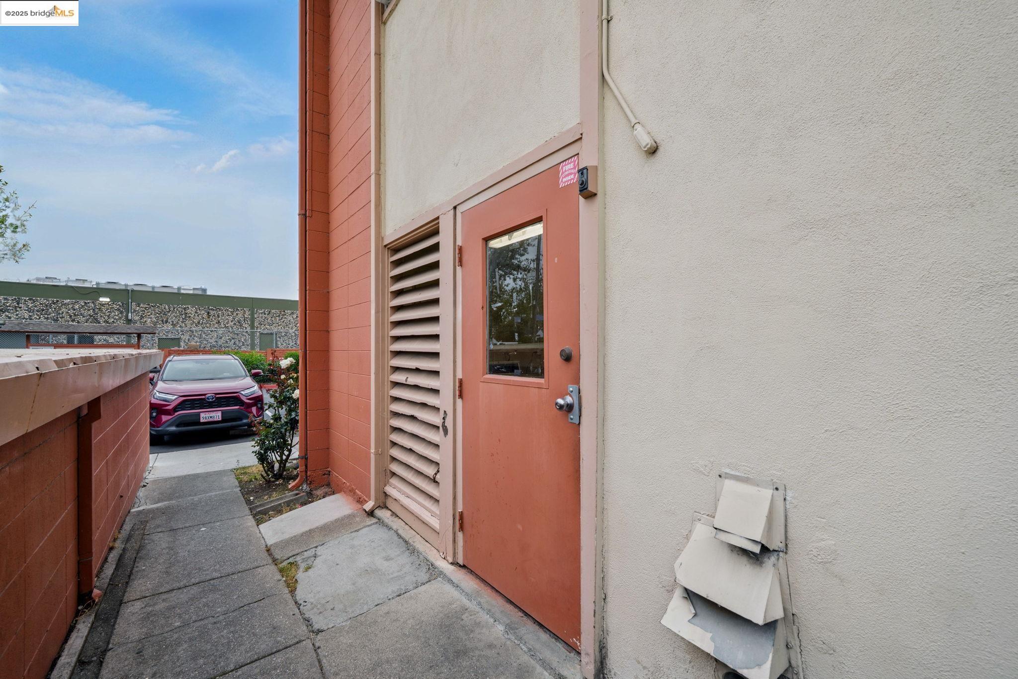27505 Tampa Avenue # 16, Hayward, California 94544, 2 Bedrooms Bedrooms, 4 Rooms Rooms,1 BathroomBathrooms,Residential Lease,For Rent,27505 Tampa Avenue # 16,41095238
