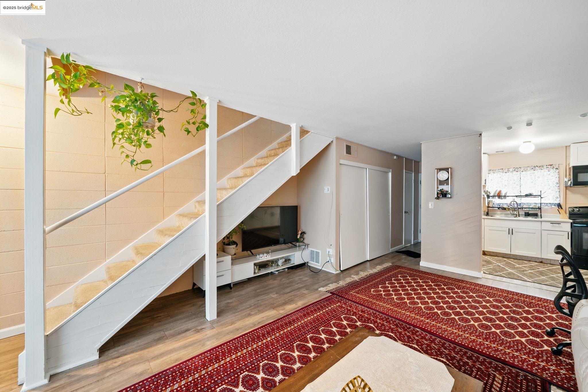 27505 Tampa Avenue # 16, Hayward, California 94544, 2 Bedrooms Bedrooms, 4 Rooms Rooms,1 BathroomBathrooms,Residential Lease,For Rent,27505 Tampa Avenue # 16,41095238