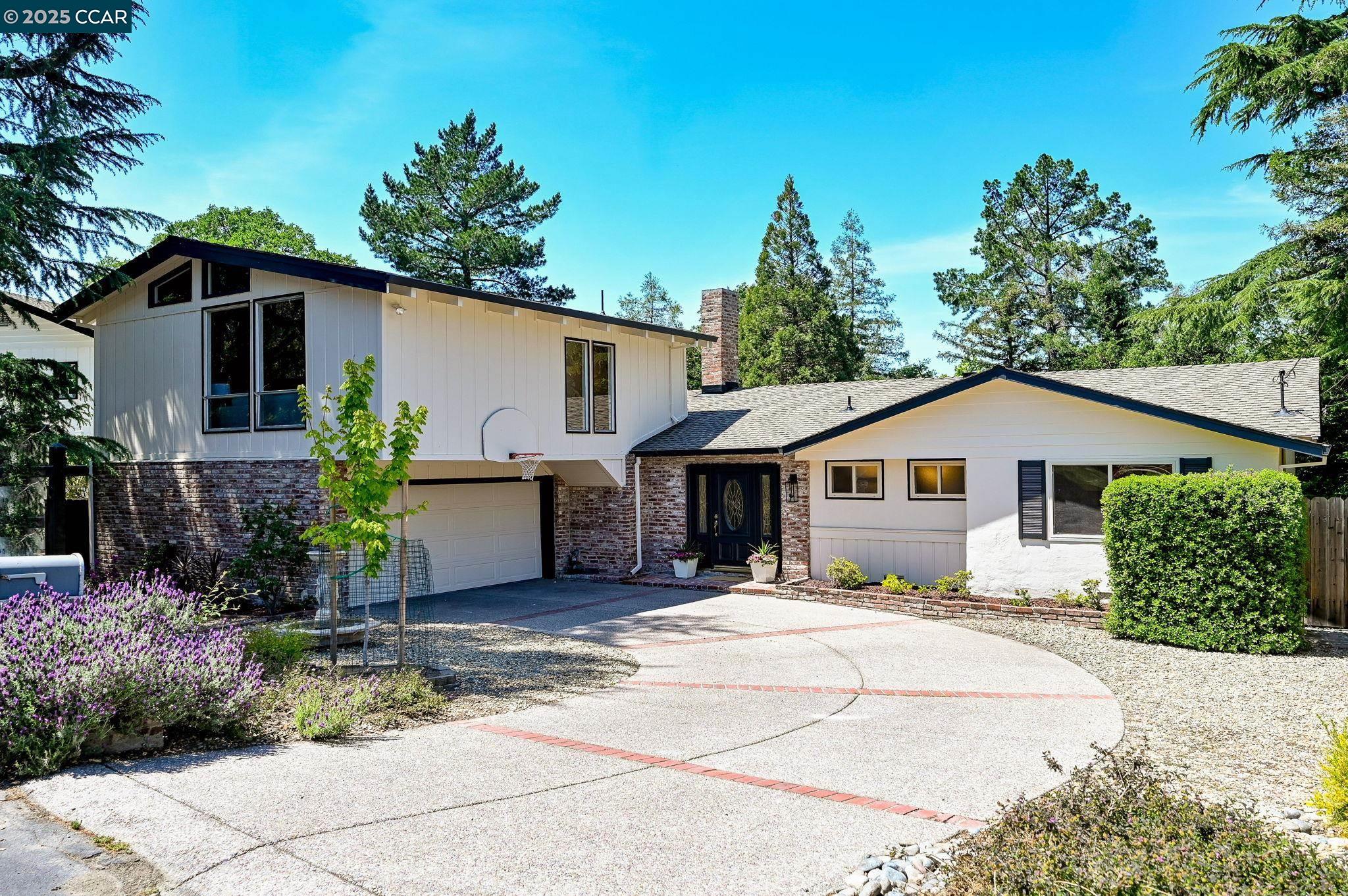 Detail Gallery Image 2 of 45 For 241 Lombardi Cir, Walnut Creek,  CA 94598 - 3 Beds | 2 Baths