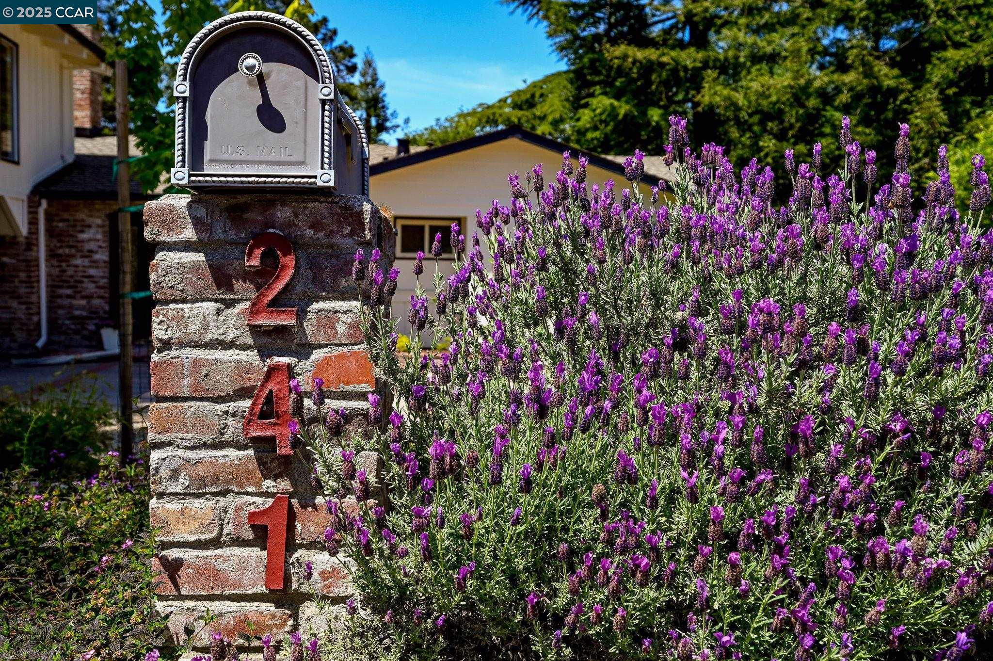 Detail Gallery Image 3 of 45 For 241 Lombardi Cir, Walnut Creek,  CA 94598 - 3 Beds | 2 Baths