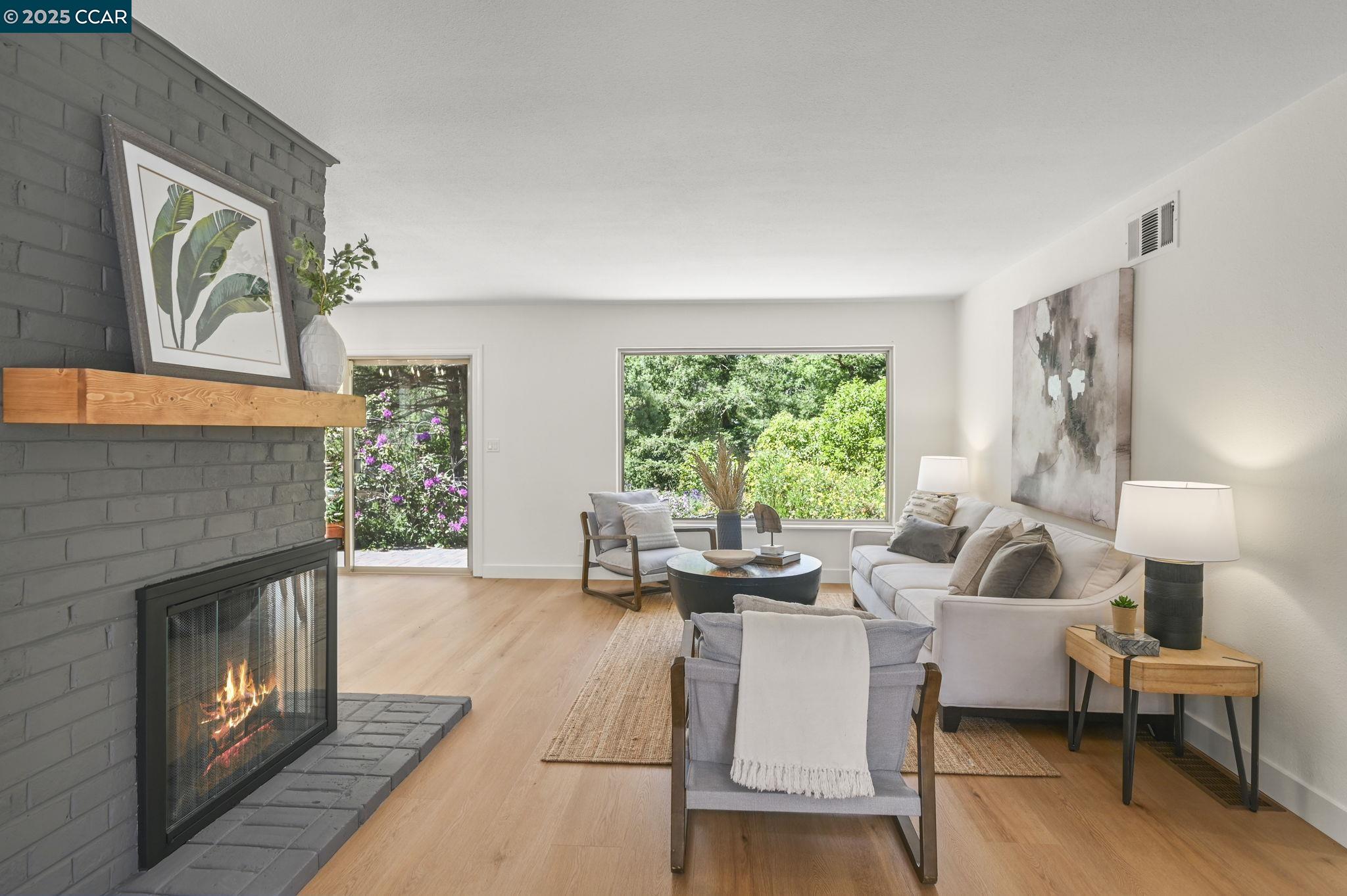 Detail Gallery Image 5 of 37 For 241 Lombardi Cir, Walnut Creek,  CA 94598 - 3 Beds | 2 Baths