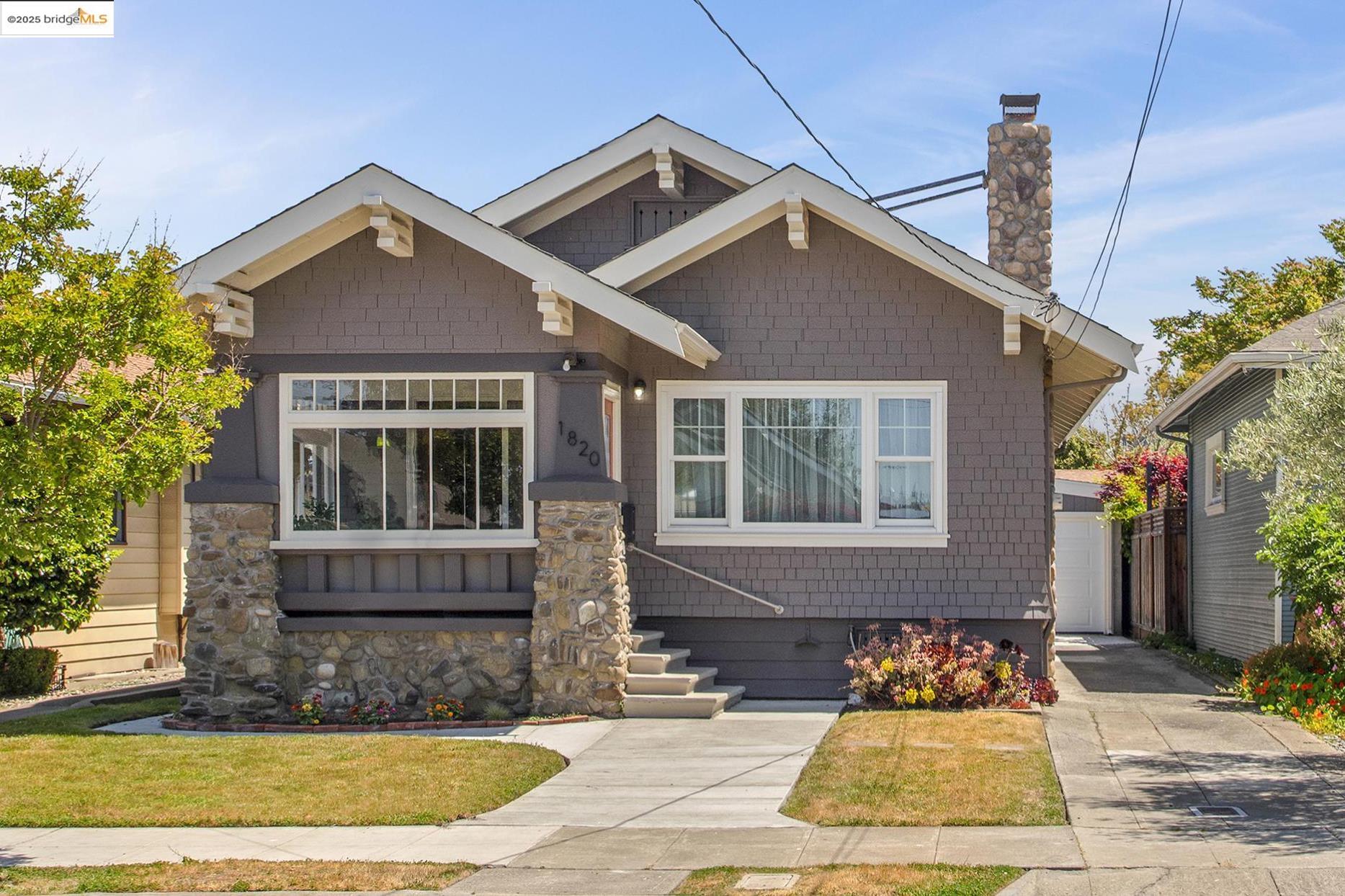 Detail Gallery Image 1 of 41 For 1820 Wood St, Alameda,  CA 94501 - 2 Beds | 1 Baths