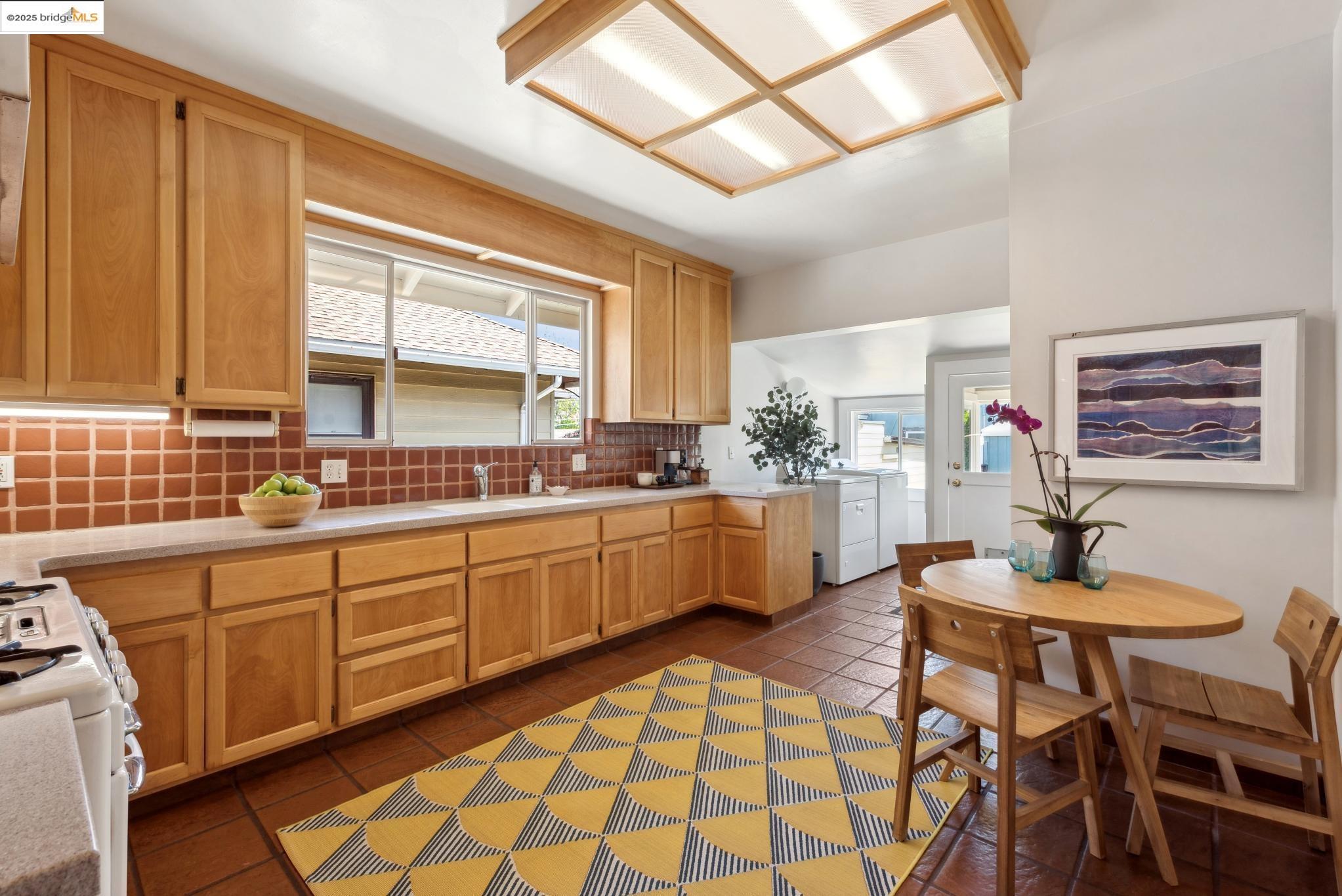 Detail Gallery Image 17 of 41 For 1820 Wood St, Alameda,  CA 94501 - 2 Beds | 1 Baths