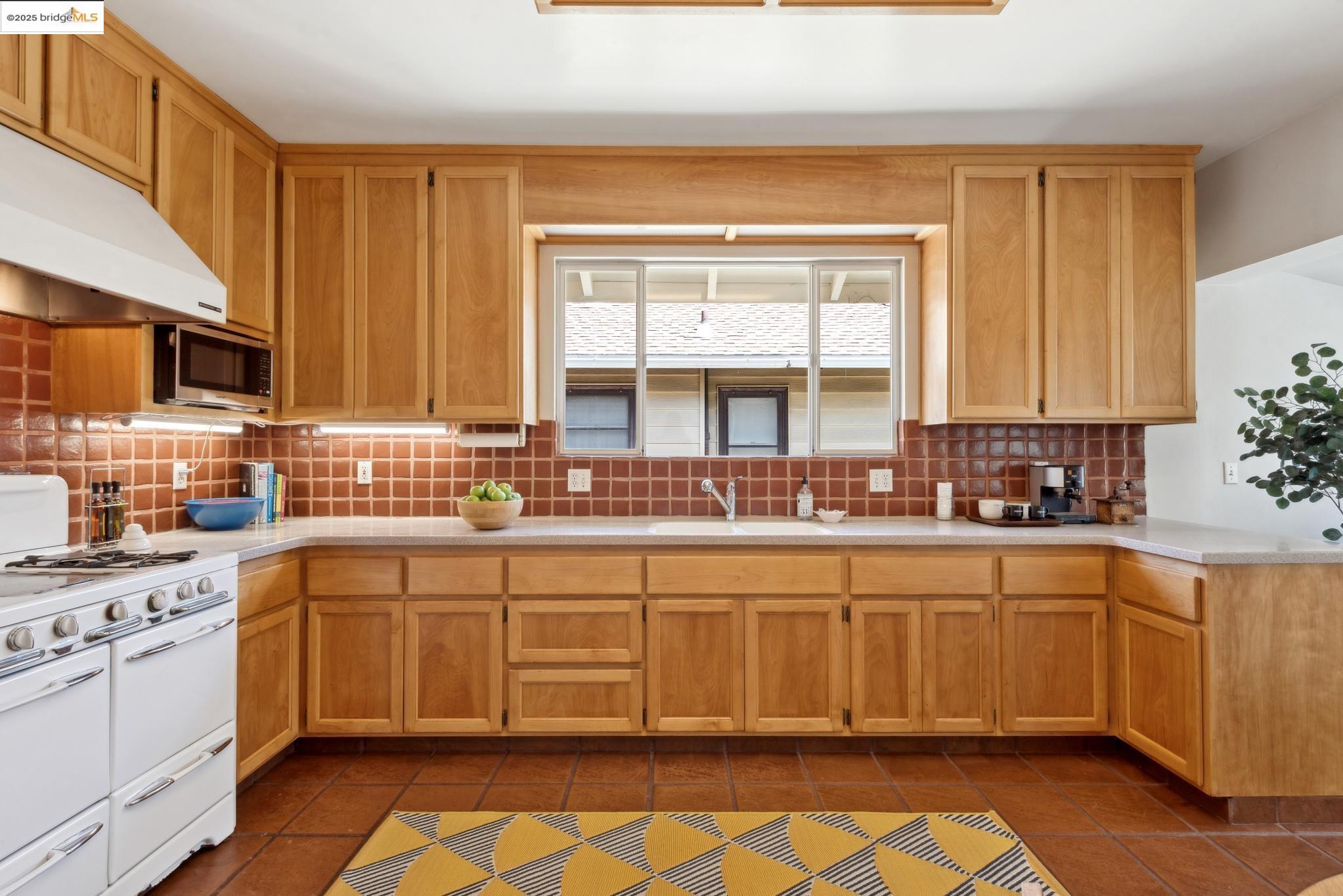 Detail Gallery Image 19 of 41 For 1820 Wood St, Alameda,  CA 94501 - 2 Beds | 1 Baths