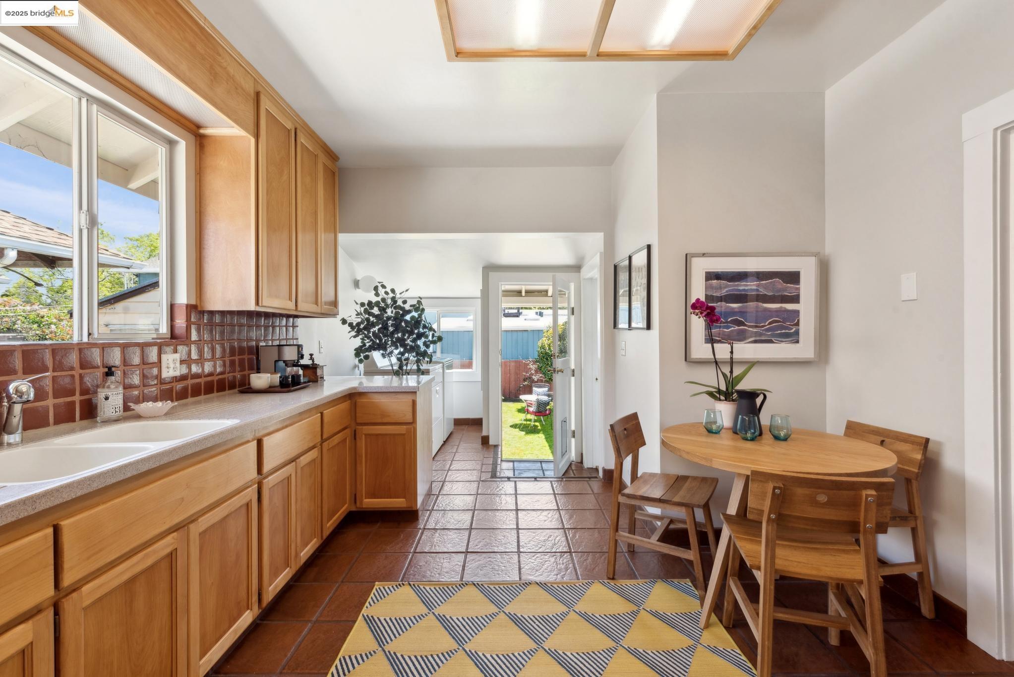 Detail Gallery Image 22 of 41 For 1820 Wood St, Alameda,  CA 94501 - 2 Beds | 1 Baths