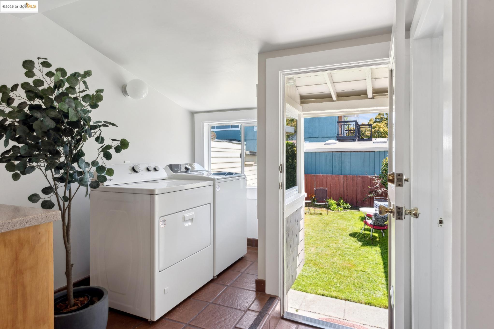 Detail Gallery Image 23 of 41 For 1820 Wood St, Alameda,  CA 94501 - 2 Beds | 1 Baths