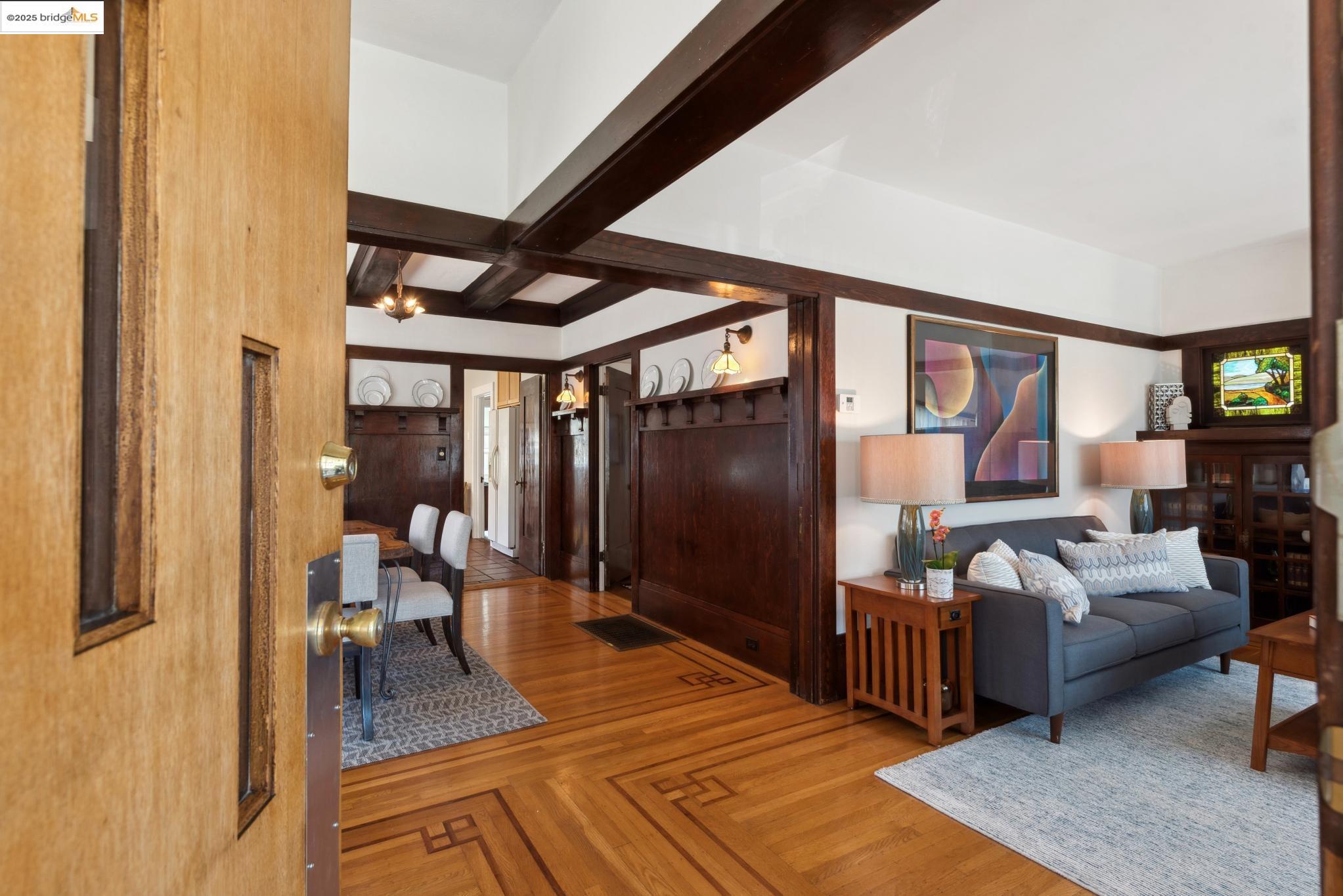 Detail Gallery Image 4 of 41 For 1820 Wood St, Alameda,  CA 94501 - 2 Beds | 1 Baths