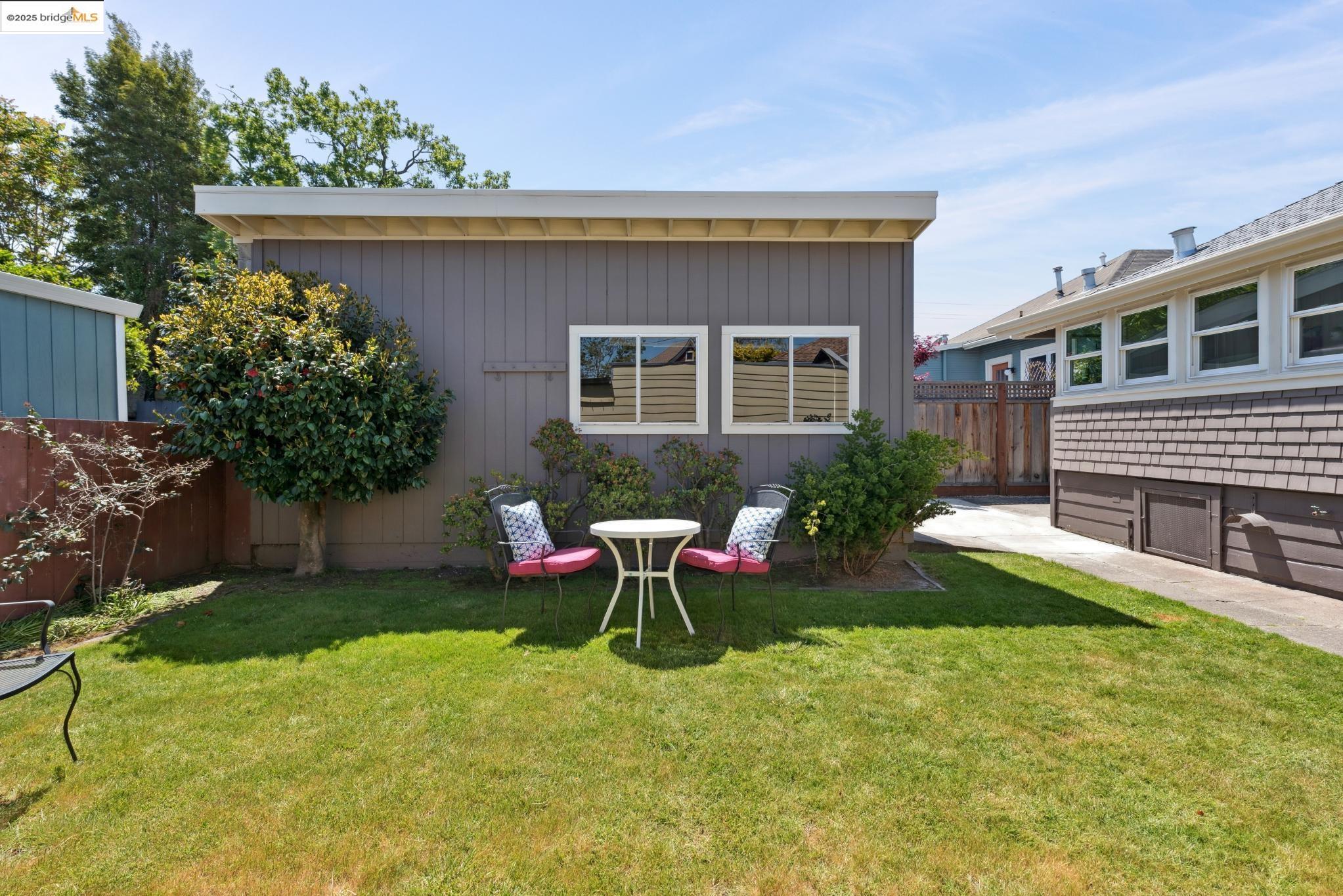 Detail Gallery Image 34 of 41 For 1820 Wood St, Alameda,  CA 94501 - 2 Beds | 1 Baths