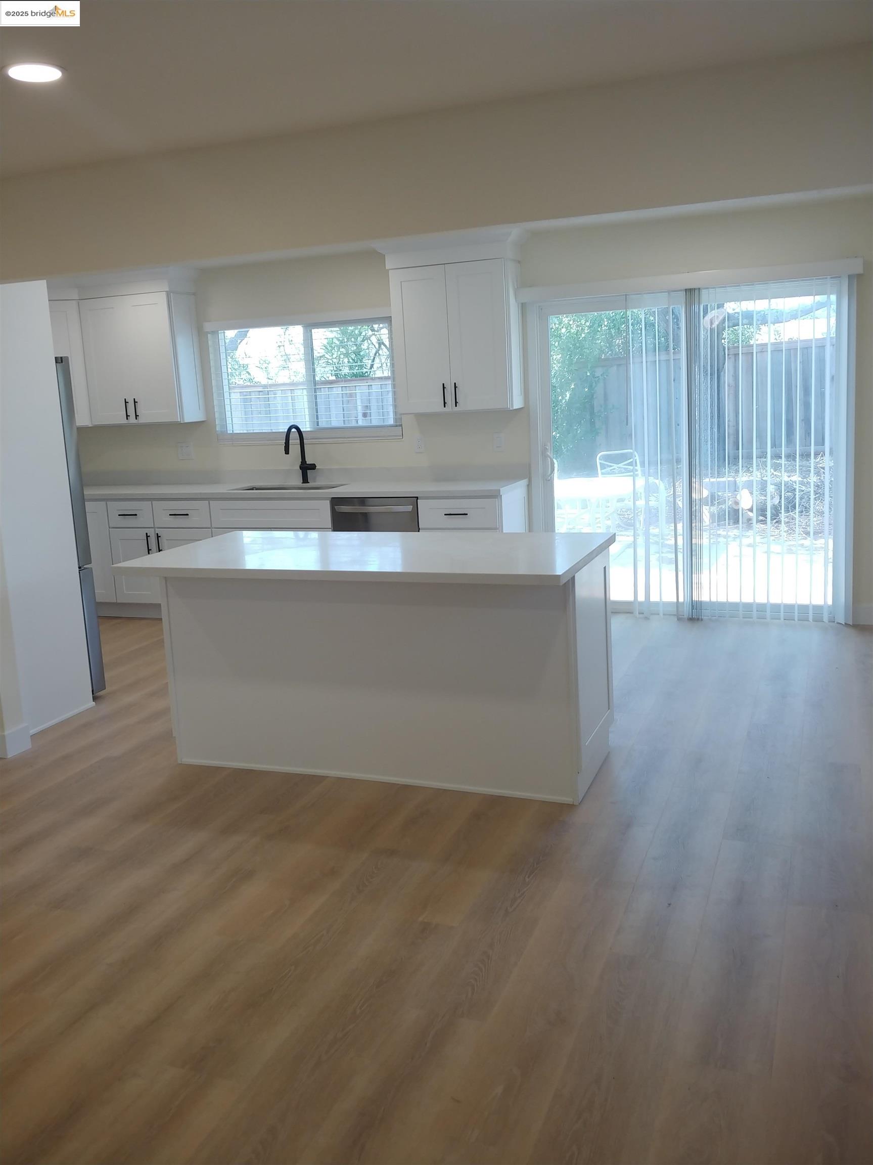 Detail Gallery Image 12 of 25 For 139 Heather Ave, Hercules,  CA 94547 - 3 Beds | 2 Baths