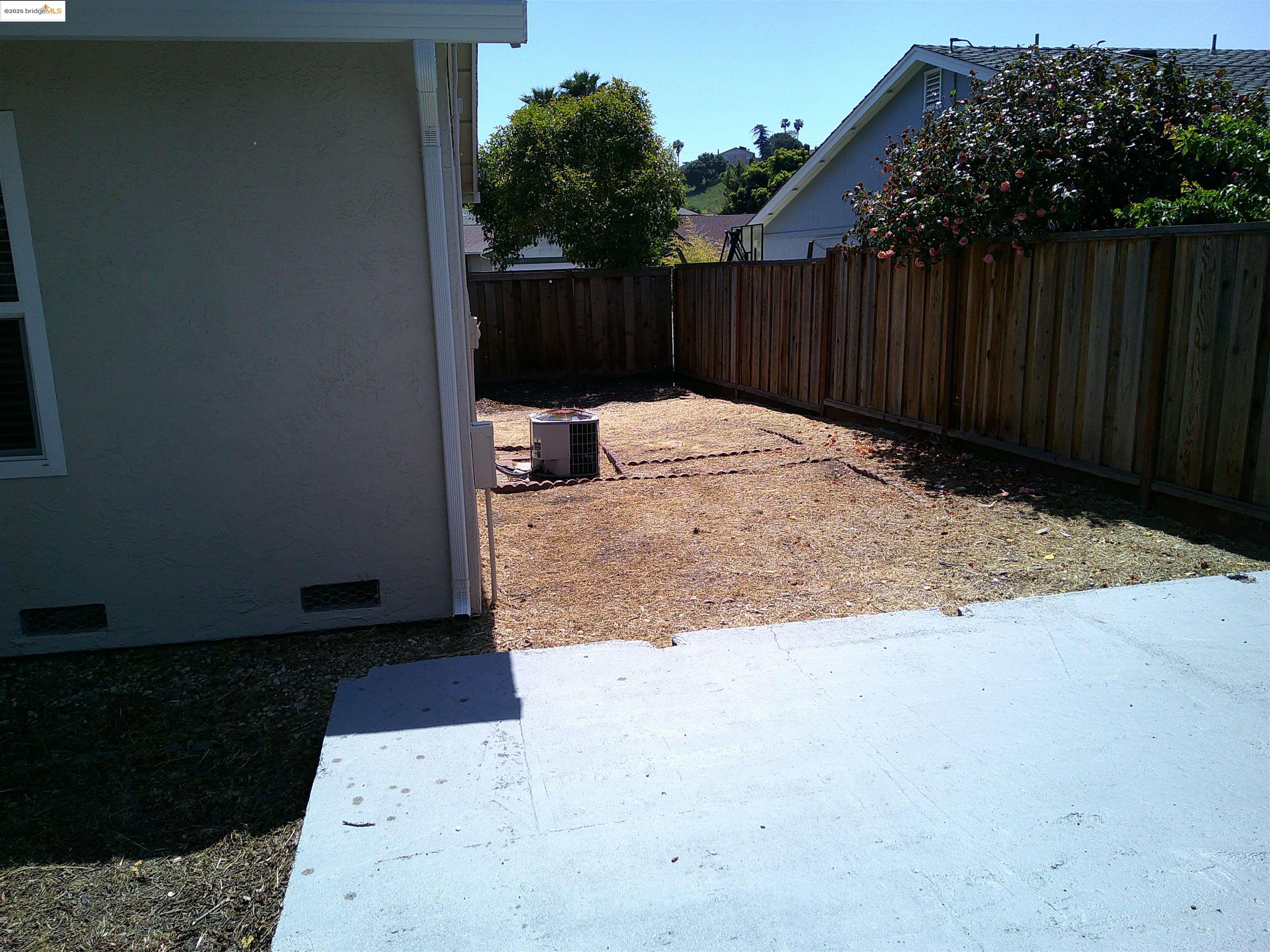 Detail Gallery Image 22 of 25 For 139 Heather Ave, Hercules,  CA 94547 - 3 Beds | 2 Baths