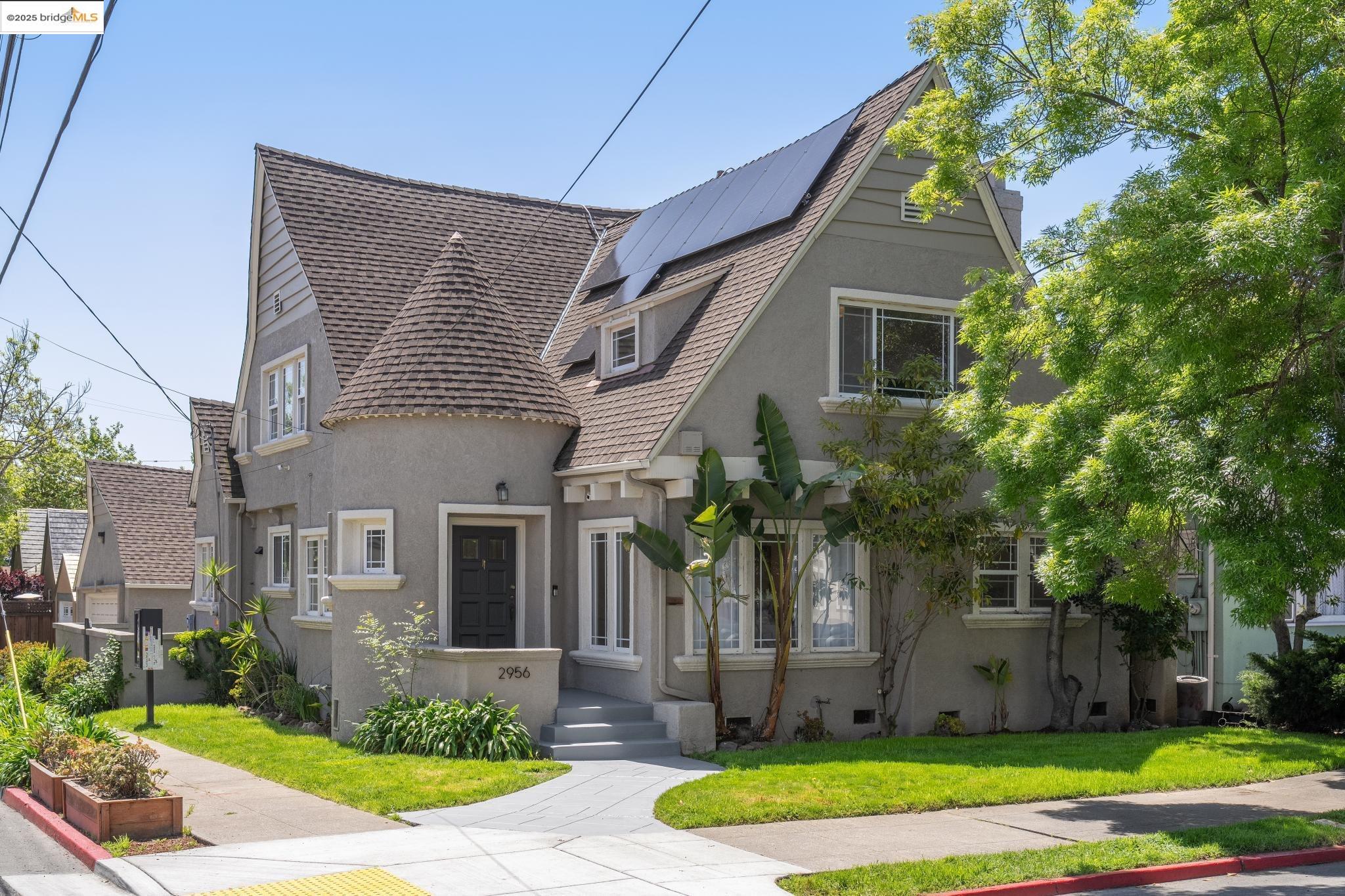 Detail Gallery Image 2 of 60 For 2956 55th Ave, Oakland,  CA 94605 - 3 Beds | 2 Baths