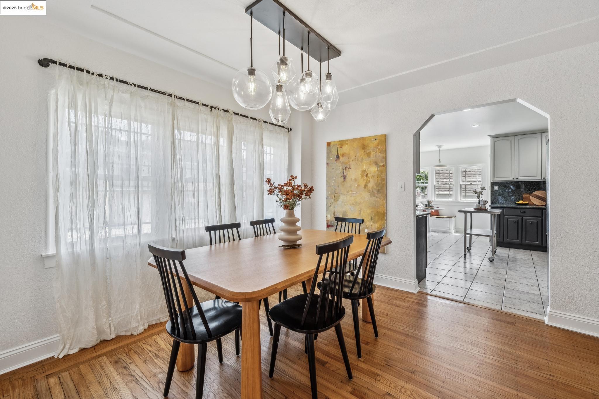 Detail Gallery Image 12 of 60 For 2956 55th Ave, Oakland,  CA 94605 - 3 Beds | 2 Baths