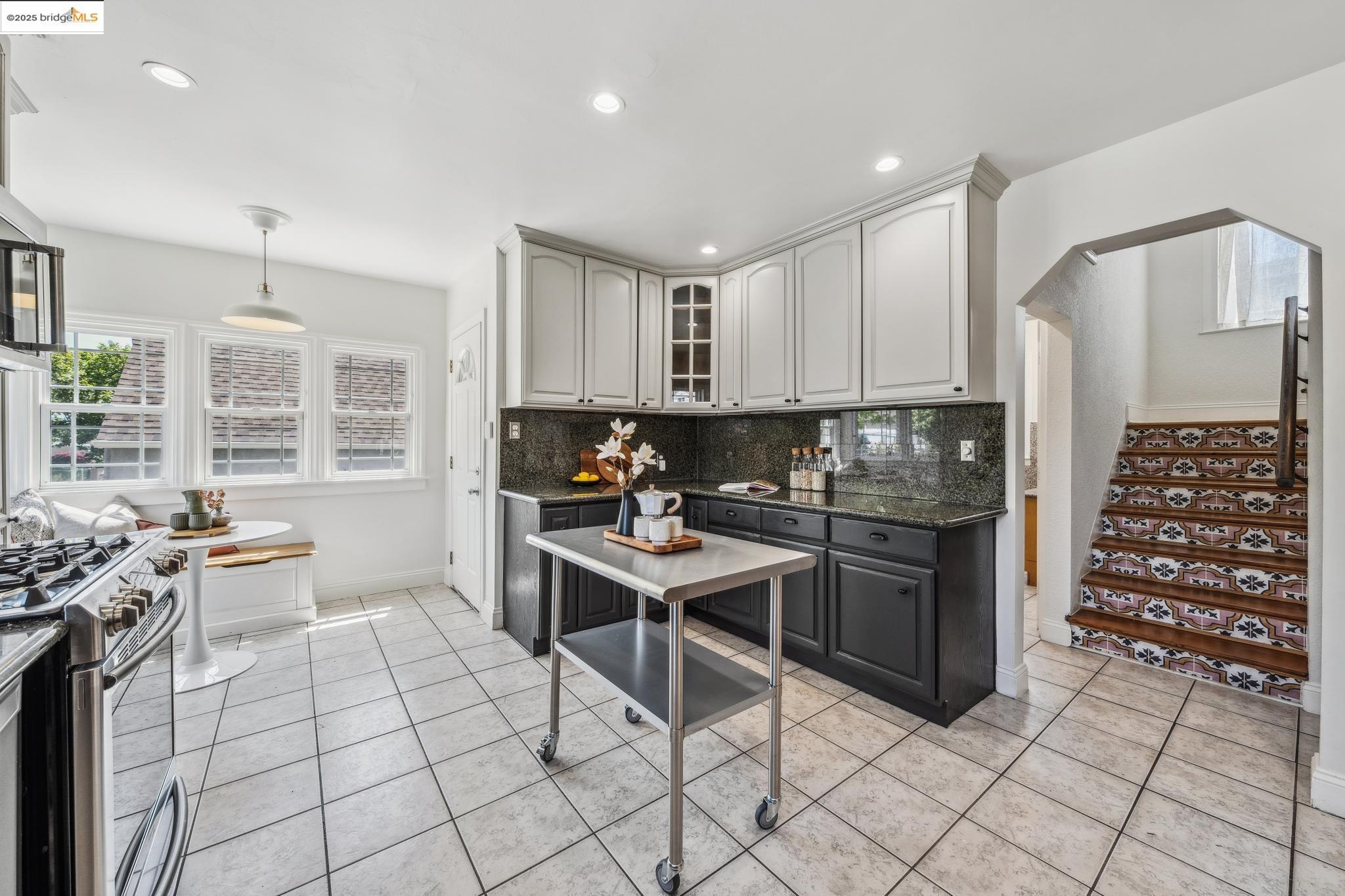 Detail Gallery Image 17 of 60 For 2956 55th Ave, Oakland,  CA 94605 - 3 Beds | 2 Baths