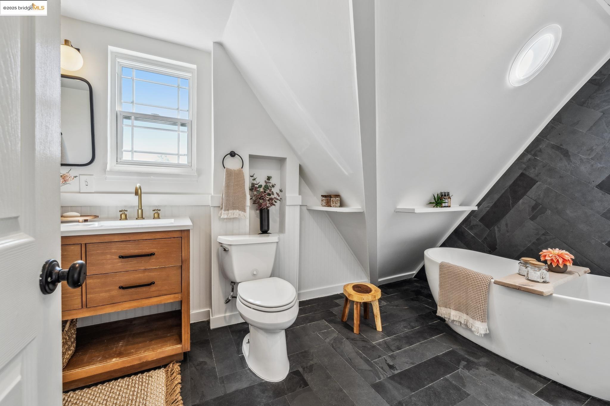 Detail Gallery Image 36 of 60 For 2956 55th Ave, Oakland,  CA 94605 - 3 Beds | 2 Baths