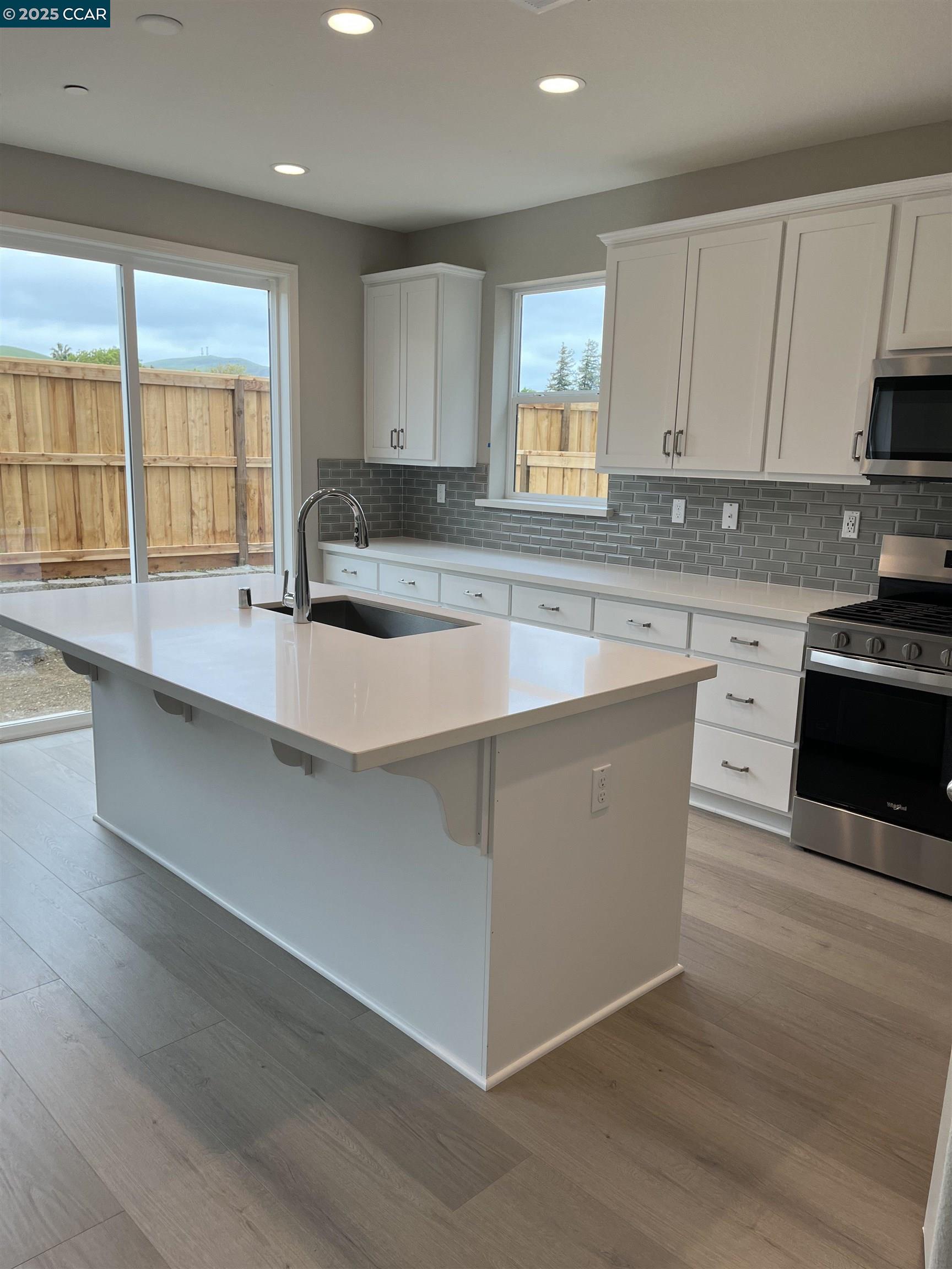 Detail Gallery Image 2 of 14 For 4736 Opus Circle, Fairfield,  CA 94534 - 4 Beds | 2/1 Baths
