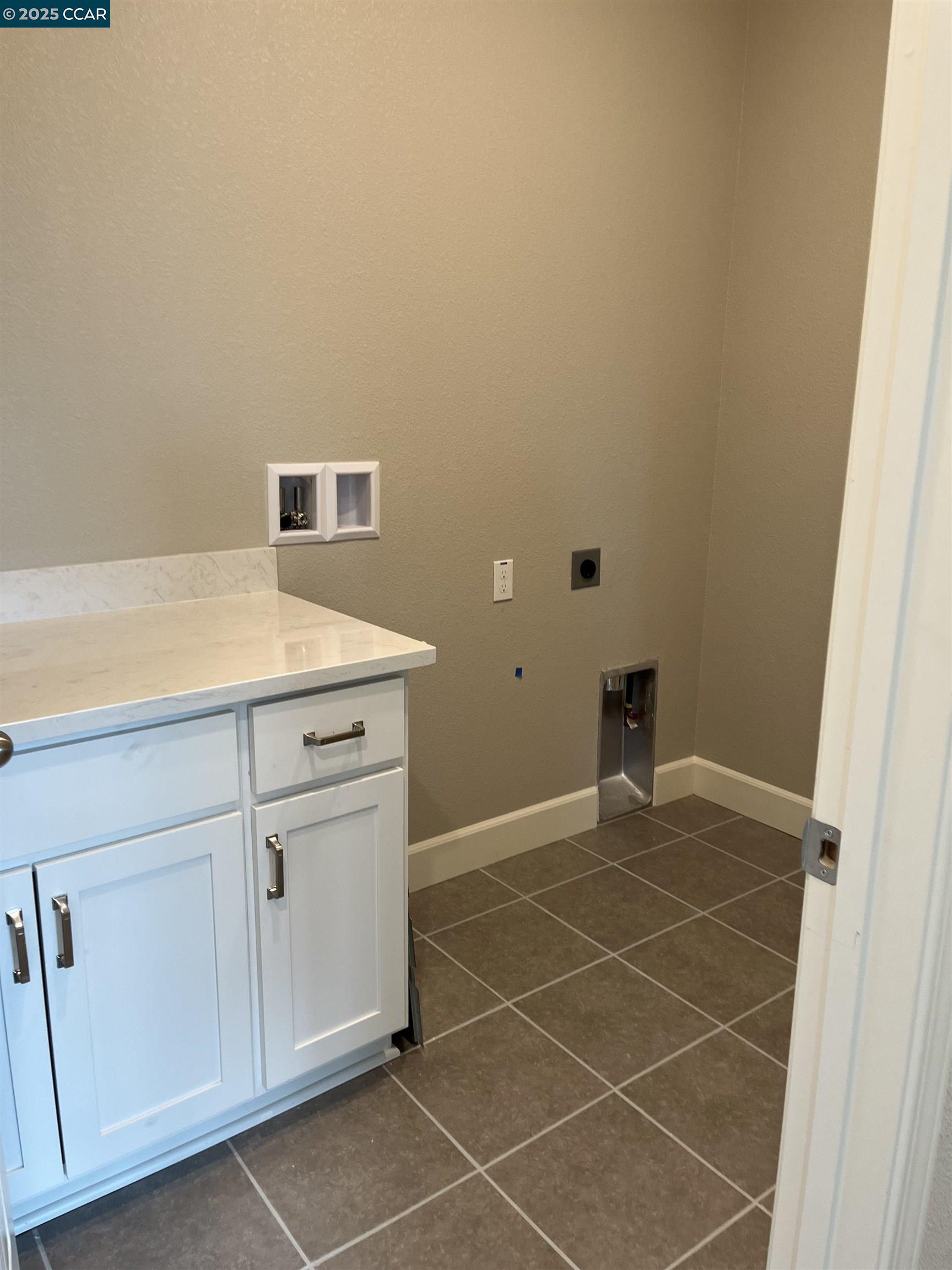 Detail Gallery Image 13 of 14 For 4736 Opus Circle, Fairfield,  CA 94534 - 4 Beds | 2/1 Baths