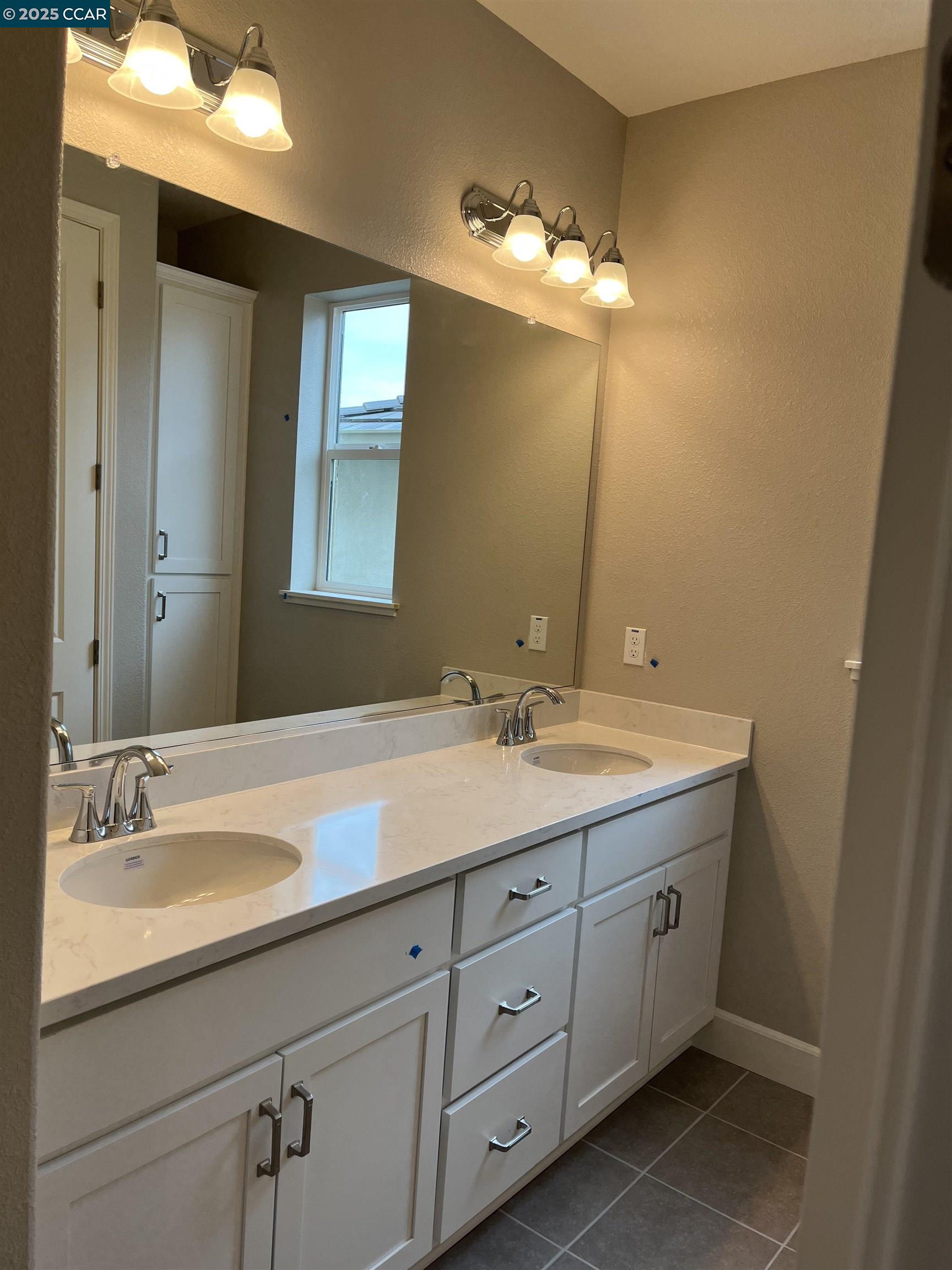 Detail Gallery Image 14 of 14 For 4736 Opus Circle, Fairfield,  CA 94534 - 4 Beds | 2/1 Baths