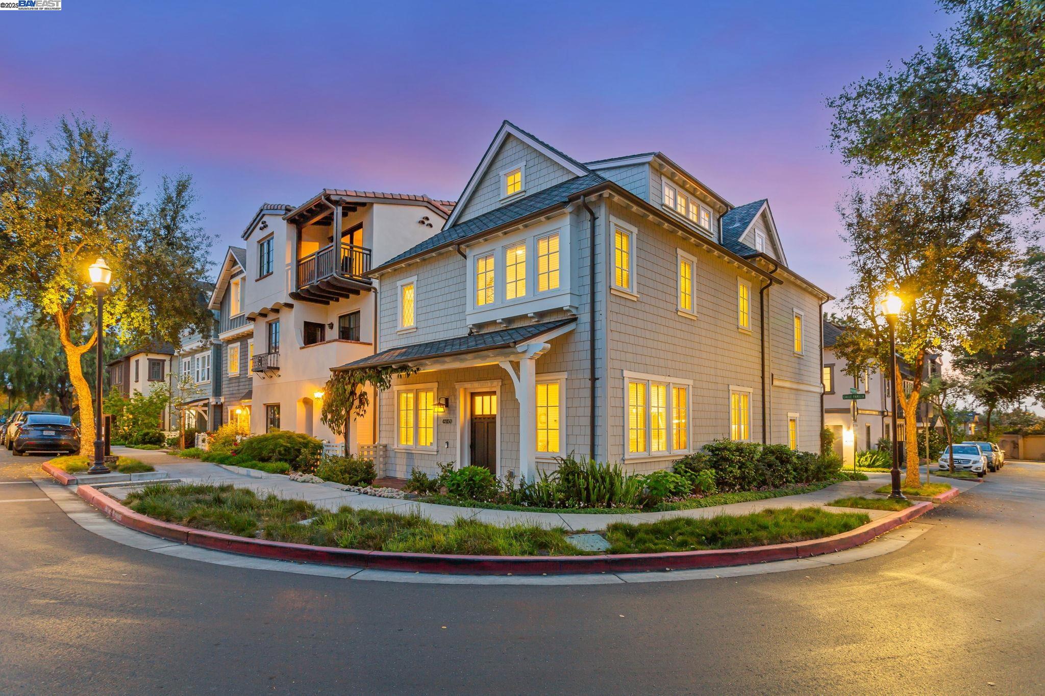 Detail Gallery Image 1 of 46 For 43150 Calle Familia, Fremont,  CA 94539 - 4 Beds | 3/1 Baths